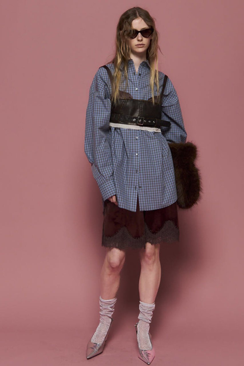 【メゾンスペシャル/MAISON SPECIAL】のHem Lace Velour Shorts/ヘムレースベロアショートパンツ 人気、トレンドファッション・服の通販 founy(ファニー) 　ファッション　Fashion　レディースファッション　Fashion for Women　パンツ　Pants & Trousers　ショートパンツ・ハーフパンツ　High-Waisted & Relaxed Shorts　エレガント 上品　Elegant　ショート　Short, Short Length　ジャケット　Jacket, Outerwear　スカラップ　Scallop, Scalloped Edge　フェミニン　Feminine, Girly　ベロア　Velour, Soft Velvet　ボトム　Bottoms, Lower Wear　ラグジュアリー　Luxury, Elegant　リラックス　Relax, Relaxed Fit　レース　Lace, Lace Fabric　A/W・秋冬　Autumn/Winter　2025年　2025　2025-2026秋冬・A/W　Autumn/Winter 2025–26 AW25–26　other-8|ID: prp329100004636779 ipo3291000000033407986