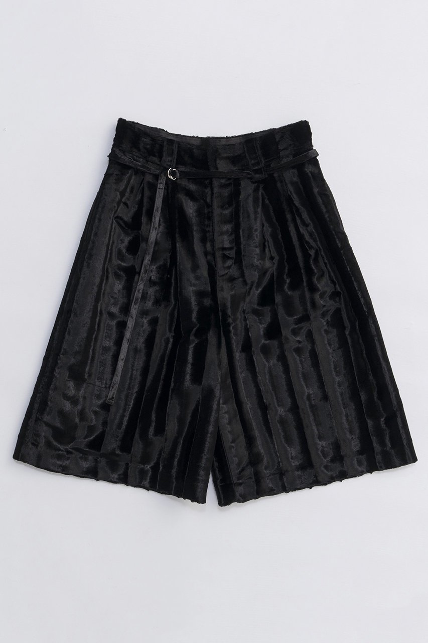 【メゾンスペシャル/MAISON SPECIAL】のFake Hair Calf Two-tuck Shorts/フェイクハラコツータックハーフパンツ インテリア・キッズ・メンズ・レディースファッション・服の通販 founy(ファニー) 　ファッション　Fashion　レディースファッション　Fashion for Women　パンツ　Pants & Trousers　ショートパンツ・ハーフパンツ　High-Waisted & Relaxed Shorts　ショート　Short, Short Length　シンプル　Simple, Minimal　なめらか　Smooth, Silky Texture　ハーフ　Half, Half-Length　バランス　Balance, Style Balance　フェイクファー　Faux Fur, Imitation Fur　フロント　Front, Front Design　A/W・秋冬　Autumn/Winter　エレガント 上品　Elegant　2025年　2025　2025-2026秋冬・A/W　Autumn/Winter 2025–26 AW25–26　BLK(ブラック)|ID: prp329100004636788 ipo3291000000033408059