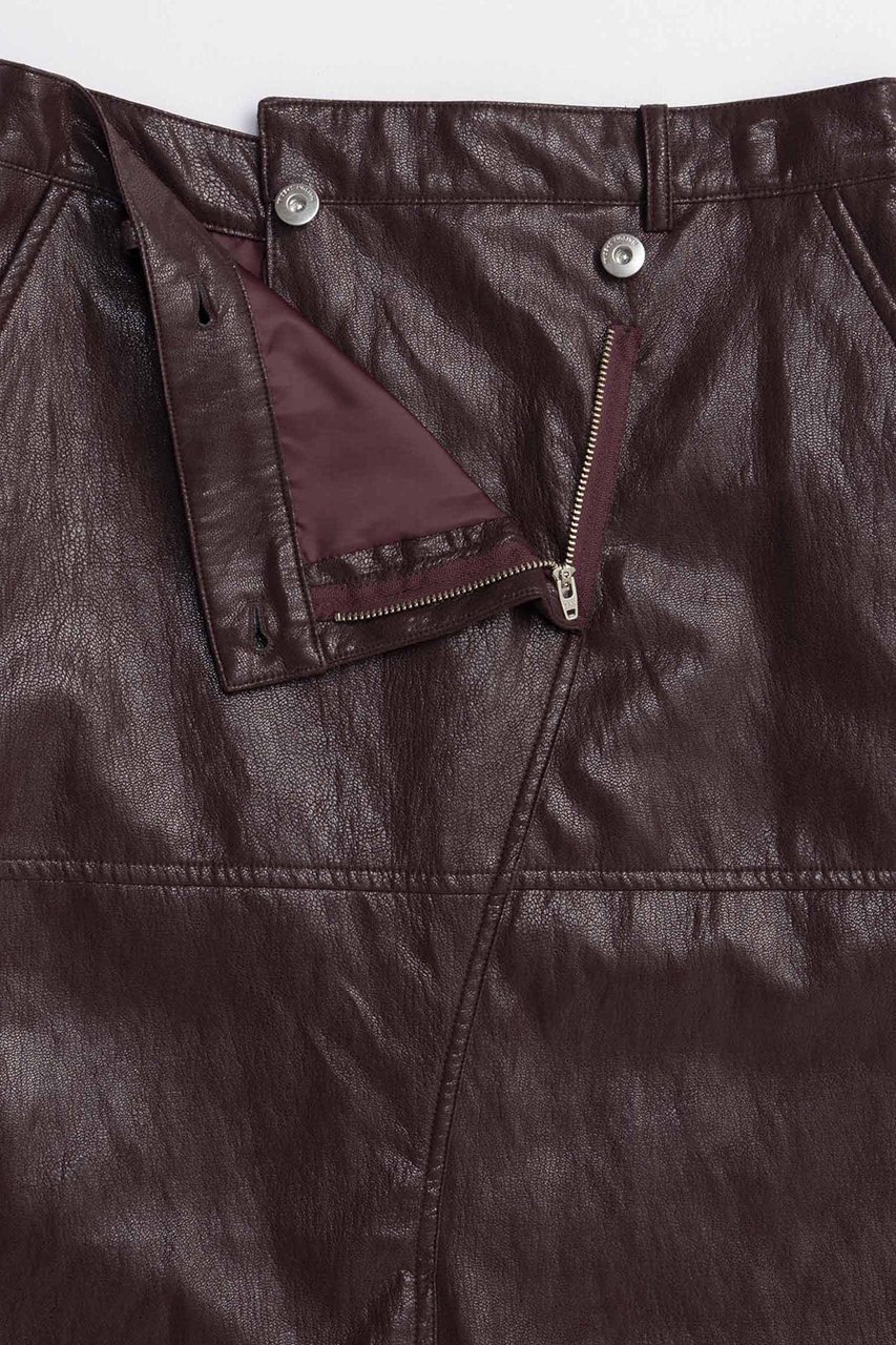 【メゾンスペシャル/MAISON SPECIAL】のWaist Cross Vegan Leather Tight Slit Skirt/ウエストクロスヴィーガンレザータイトスリットスカート 人気、トレンドファッション・服の通販 founy(ファニー) 　ファッション　Fashion　レディースファッション　Fashion for Women　スカート　Skirts　ロングスカート　Long Skirts / Maxi & Midi Skirts　2025年　2025　2025-2026秋冬・A/W　Autumn/Winter 2025–26 AW25–26　おすすめ　Recommended / Our Picks　なめらか　Smooth, Silky Texture　シンプル　Simple, Minimal　スリット　Slit, Slit Detail　ソックス　Socks, Hosiery　タイツ　Tights, Legwear　トレンド　Trend, Trending Now　ロング　Long, Long-Length　ワンポイント　One Point, Statement Accent　A/W・秋冬　Autumn/Winter　other-3|ID: prp329100004636814 ipo3291000000033408290