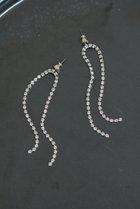 【ガリャルダガランテ/GALLARDAGALANTE】のクリスタルレーンスイングピアス 人気、トレンドファッション・服の通販 founy(ファニー) ファッション Fashion レディースファッション Fashion for Women ジュエリー Jewelry ファッションリング Fashion Rings イヤリング・フープ・ドロップタイプ Hoop, Drop & Clip Earrings おすすめ Recommended / Our Picks イヤリング Earrings エレガント 上品 Elegant ストーン Stone, Gem-Like thumbnail シルバー|ID: prp329100004638242 ipo3291000000035651743