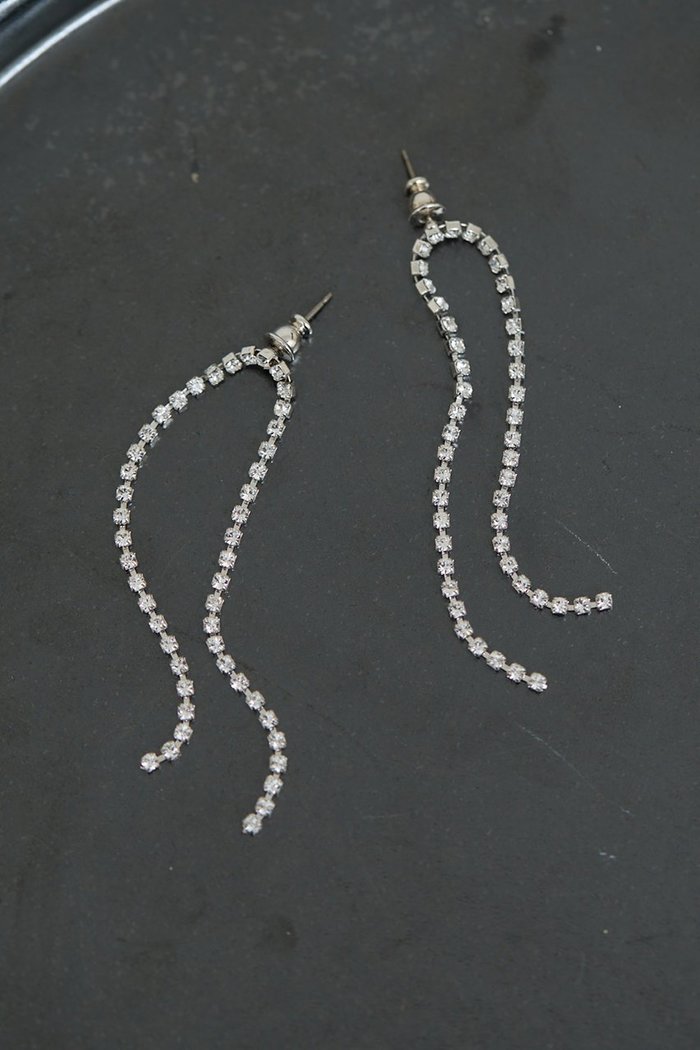 【ガリャルダガランテ/GALLARDAGALANTE】のクリスタルレーンスイングピアス インテリア・キッズ・メンズ・レディースファッション・服の通販 founy(ファニー) https://founy.com/ ファッション Fashion レディースファッション Fashion for Women ジュエリー Jewelry ファッションリング Fashion Rings イヤリング・フープ・ドロップタイプ Hoop, Drop & Clip Earrings おすすめ Recommended / Our Picks イヤリング Earrings エレガント 上品 Elegant ストーン Stone, Gem-Like |ID: prp329100004638242 ipo3291000000036063817