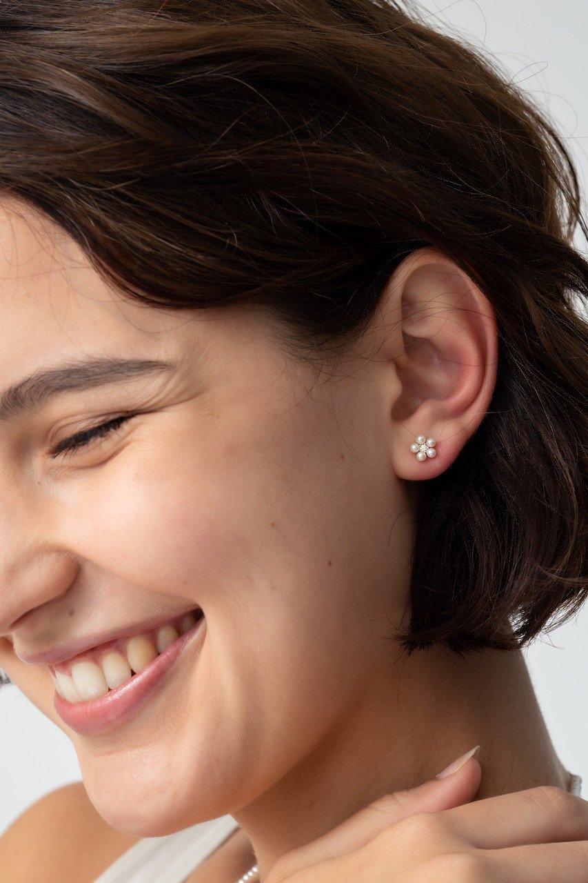 【ミズキ/MIZUKI】のSBE434 パール&ダイヤモンド フラワーピアス 人気、トレンドファッション・服の通販 founy(ファニー) 　ファッション　Fashion　レディースファッション　Fashion for Women　ジュエリー　Jewelry　ファッションリング　Fashion Rings　イヤリング・フープ・ドロップタイプ　Hoop, Drop & Clip Earrings　イヤリング　Earrings　ダイヤモンド　Diamond, Brilliant Cut　パール　Pearl, Pearl Accent　フォルム　Silhouette, Form　フォーマル　Formal, Dressy　フラワー　Flower, Floral　モチーフ　Motif, Design Theme　エレガント 上品　Elegant　other-5|ID: prp329100004638251 ipo3291000000035651777