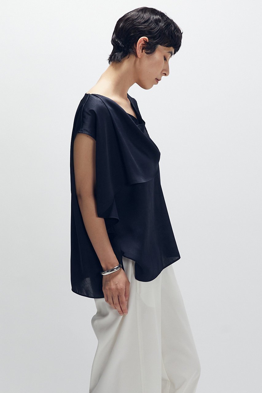 【プルミエ アロンディスモン/1er Arrondissement】のサテンドレープブラウス 人気、トレンドファッション・服の通販 founy(ファニー) 　ファッション　Fashion　レディースファッション　Fashion for Women　トップス・カットソー　Cut & Sew Tops　シャツ・ブラウス・オフィスカジュアル　Elegant Blouses & Button-Ups　2025年　2025　2025-2026秋冬・A/W　Autumn/Winter 2025–26 AW25–26　おすすめ　Recommended / Our Picks　アシンメトリー　Asymmetrical Style　エレガント 上品　Elegant　サテン　Satin, Glossy Fabric　ショート　Short, Short Length　ジャケット　Jacket, Outerwear　スカーフ　Scarf, Neckwear　スリーブ　Sleeve, Long Sleeve / Short Sleeve　ドレープ　Drape, Draping Fabric　リラックス　Relax, Relaxed Fit　秋　Autumn　A/W・秋冬　Autumn/Winter　other-3|ID: prp329100004638298 ipo3291000000033428635