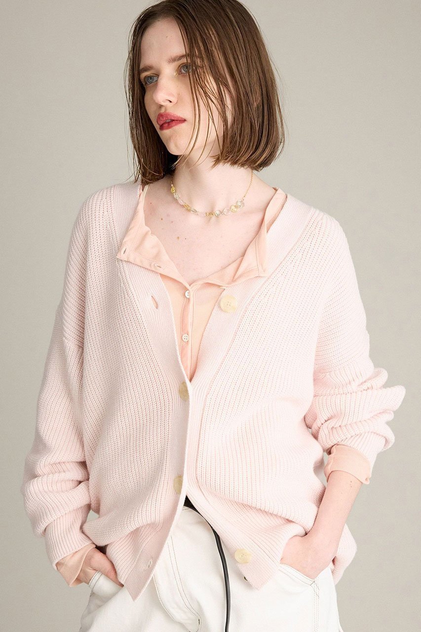 【ブリル/BRILL】のMODERN アゼVネックカーディガン インテリア・キッズ・メンズ・レディースファッション・服の通販 founy(ファニー) 　ファッション　Fashion　レディースファッション　Fashion for Women　トップス・カットソー　Cut & Sew Tops　ニット　Knit Tops & Sweaters　カーディガン・羽織り　Layered Style Cardigans　Vネックトップス　V-Neck Tops / V-Cut Neckline Shirts　2025年　2025　2025-2026秋冬・A/W　Autumn/Winter 2025–26 AW25–26　カーディガン　Cardigan, Knitwear　シンプル　Simple, Minimal　冬　Winter / This Winter　畦　Ribbed Knit　A/W・秋冬　Autumn/Winter　ピンク|ID: prp329100004638311 ipo3291000000033428749