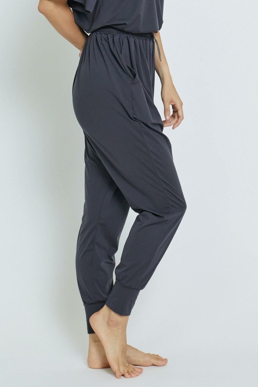 【ジュリエ/Julier】の【定番】ライトプライムギャザーパンツ 人気、トレンドファッション・服の通販 founy(ファニー) 　ファッション　Fashion　レディースファッション　Fashion for Women　パンツ　Pants & Trousers　スポーツウェア　Functional & Stylish Sportswear　スポーツ パンツ　Workout Pants / Training Shorts / Joggers　ギャザー　Gathered, Ruffled　スポーツ　Sports, Activewear　ワーク　Workwear, Utility Style　人気　Popular, Best Seller　定番　Standard, Basic Item　新作・新入荷　New Arrivals / New In　other-6|ID: prp329100004639242 ipo3291000000033439895