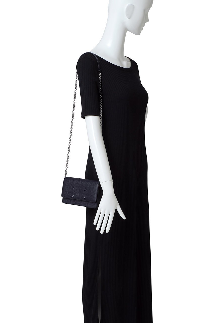 【メゾン マルジェラ/MAISON MARGIELA】の【UNISEX】4ステッチ チェーン ウォレット 人気、トレンドファッション・服の通販 founy(ファニー) 　ファッション　Fashion　レディースファッション　Fashion for Women　ミニ財布・二つ折り財布　Wallets & Card Cases　2025年　2025　2025-2026秋冬・A/W　Autumn/Winter 2025–26 AW25–26　ユニセックス　Unisex, Genderless　ウォレット　Wallet　コンパクト　Compact, Small Size　スマート　Smart, Elegant　チェーン　Chain, Chain Strap　モダン　Modern, Contemporary　A/W・秋冬　Autumn/Winter　財布　Wallet, Purse　other-2|ID: prp329100004640078 ipo3291000000033449472