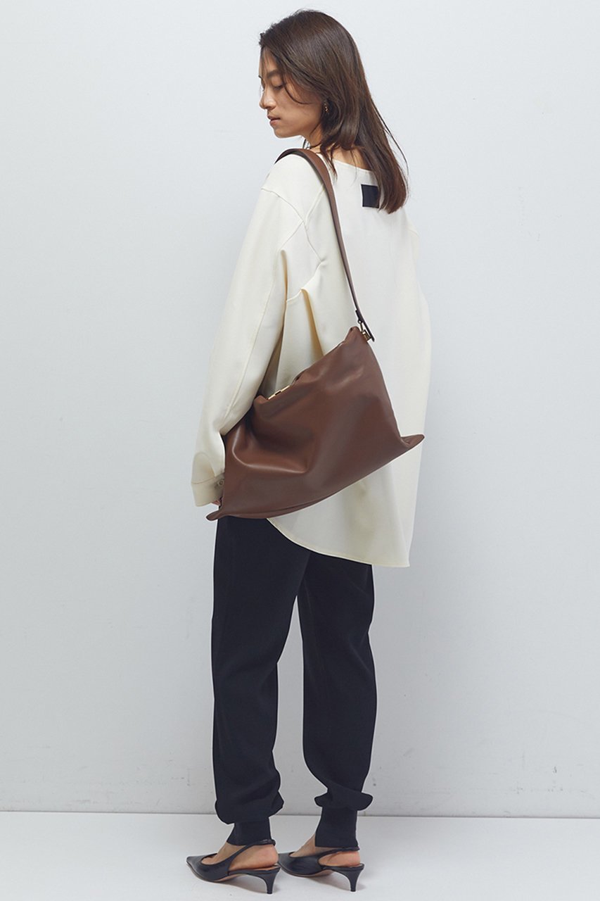 【プルミエ アロンディスモン/1er Arrondissement】の【COGTHEBIGSMOKE】“KATE”クルーネックトップス 人気、トレンドファッション・服の通販 founy(ファニー) 　ファッション　Fashion　レディースファッション　Fashion for Women　トップス・カットソー　Cut & Sew Tops　シャツ・ブラウス・オフィスカジュアル　Elegant Blouses & Button-Ups　ロングTシャツ・Tシャツ　Longline T-Shirts & Tees　カットソー・ベーシックTシャツ　Cut-and-Sewn Tops / Stretch Tees & Basics　2025年　2025　2025-2026秋冬・A/W　Autumn/Winter 2025–26 AW25–26　カフス　Cuff Design　コレクション　Collection, Seasonal Line　ショルダー　Shoulder, Shoulder Strap　シンプル　Simple, Minimal　スリーブ　Sleeve, Long Sleeve / Short Sleeve　トレンド　Trend, Trending Now　パターン　Pattern, Design Print　フォルム　Silhouette, Form　リアル　Real, Realistic　ロング　Long, Long-Length　ロンドン　London Style, British Inspired　A/W・秋冬　Autumn/Winter　other-4|ID: prp329100004640116 ipo3291000000033449778