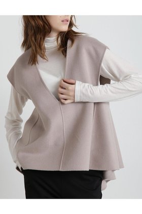 【ヒューエルミュージアム/hueLe Museum】の【STUMBLY】Back Peplum Gilet BL 人気、トレンドファッション・服の通販 founy(ファニー) ファッション Fashion レディースファッション Fashion for Women アウター Coat / Outerwear Collection トップス・カットソー Cut & Sew Tops キャミソール&ノースリーブ Camisoles & Sleeveless Tops シャツ・ブラウス・オフィスカジュアル Elegant Blouses & Button-Ups ベスト&ジレ / 重ね着スタイル Vests & Gilets 2025年 2025 2025-2026秋冬・A/W Autumn/Winter 2025–26 AW25–26 シンプル Simple, Minimal ダブル Double, Double-Breasted ノースリーブ Sleeveless, No-Sleeve フェイス Face, Facial Design フロント Front, Front Design ペプラム Peplum, Flared Hem 定番 Standard, Basic Item A/W・秋冬 Autumn/Winter |ID:prp329100004640155