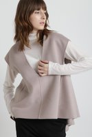 【ヒューエルミュージアム/hueLe Museum】の【STUMBLY】Back Peplum Gilet BL 人気、トレンドファッション・服の通販 founy(ファニー) ファッション Fashion レディースファッション Fashion for Women アウター Coat / Outerwear Collection トップス・カットソー Cut & Sew Tops キャミソール&ノースリーブ Camisoles & Sleeveless Tops シャツ・ブラウス・オフィスカジュアル Elegant Blouses & Button-Ups ベスト&ジレ / 重ね着スタイル Vests & Gilets 2025年 2025 2025-2026秋冬・A/W Autumn/Winter 2025–26 AW25–26 シンプル Simple, Minimal ダブル Double, Double-Breasted ノースリーブ Sleeveless, No-Sleeve フェイス Face, Facial Design フロント Front, Front Design ペプラム Peplum, Flared Hem 定番 Standard, Basic Item A/W・秋冬 Autumn/Winter |ID:prp329100004640155