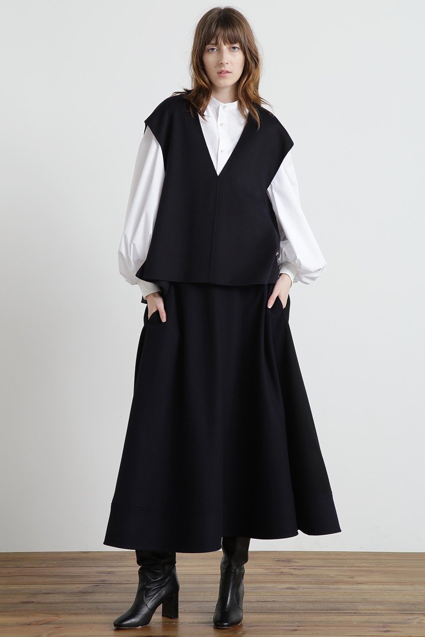 【ヒューエルミュージアム/hueLe Museum】の【STUMBLY】Back Peplum Gilet BL 人気、トレンドファッション・服の通販 founy(ファニー) 　ファッション　Fashion　レディースファッション　Fashion for Women　アウター　Coat / Outerwear Collection　トップス・カットソー　Cut & Sew Tops　キャミソール&ノースリーブ　Camisoles & Sleeveless Tops　シャツ・ブラウス・オフィスカジュアル　Elegant Blouses & Button-Ups　ベスト&ジレ / 重ね着スタイル　Vests & Gilets　2025年　2025　2025-2026秋冬・A/W　Autumn/Winter 2025–26 AW25–26　シンプル　Simple, Minimal　ダブル　Double, Double-Breasted　ノースリーブ　Sleeveless, No-Sleeve　フェイス　Face, Facial Design　フロント　Front, Front Design　ペプラム　Peplum, Flared Hem　定番　Standard, Basic Item　A/W・秋冬　Autumn/Winter　other-3|ID: prp329100004640155 ipo3291000000033450103