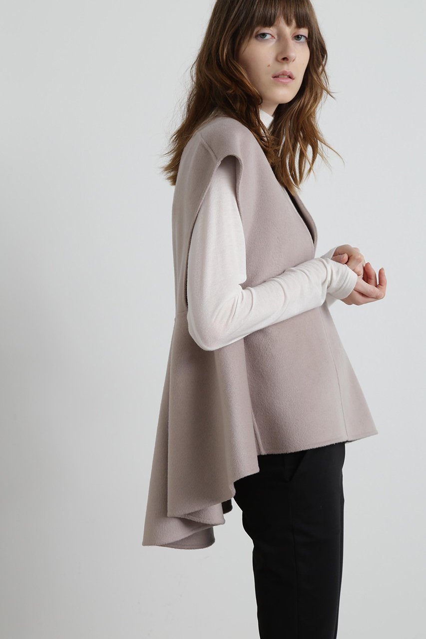 【ヒューエルミュージアム/hueLe Museum】の【STUMBLY】Back Peplum Gilet BL 人気、トレンドファッション・服の通販 founy(ファニー) ファッション Fashion レディースファッション Fashion for Women アウター Coat / Outerwear Collection トップス・カットソー Cut & Sew Tops キャミソール&ノースリーブ Camisoles & Sleeveless Tops シャツ・ブラウス・オフィスカジュアル Elegant Blouses & Button-Ups ベスト&ジレ / 重ね着スタイル Vests & Gilets シンプル Simple, Minimal ダブル Double, Double-Breasted ノースリーブ Sleeveless, No-Sleeve フェイス Face, Facial Design フロント Front, Front Design ペプラム Peplum, Flared Hem 定番 Standard, Basic Item other-6|ID: prp329100004640155 ipo3291000000035798239