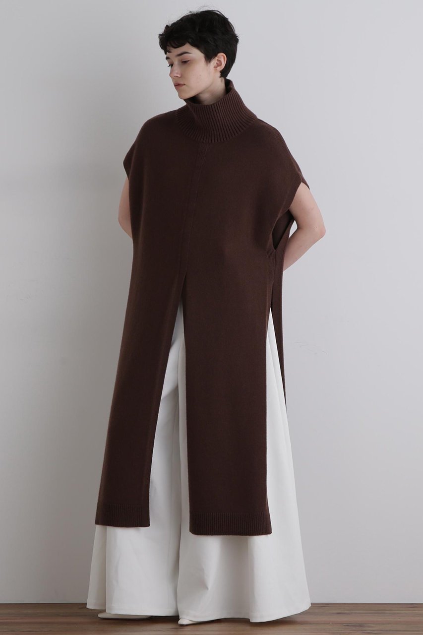 【ル フィル/LE PHIL】のウールミドルゲージロングジレ 人気、トレンドファッション・服の通販 founy(ファニー) 　ファッション　Fashion　レディースファッション　Fashion for Women　トップス・カットソー　Cut & Sew Tops　ニット　Knit Tops & Sweaters　ベスト&ジレ / 重ね着スタイル　Vests & Gilets　カジュアルプルオーバー・ニットトップス　Pullovers & Knit Tops / Casual Pullovers　2025年　2025　2025-2026秋冬・A/W　Autumn/Winter 2025–26 AW25–26　スリット　Slit, Slit Detail　ドレス　Dress, One-Piece　フロント　Front, Front Design　マキシ　Maxi, Full Length　A/W・秋冬　Autumn/Winter　other-2|ID: prp329100004640189 ipo3291000000033450431