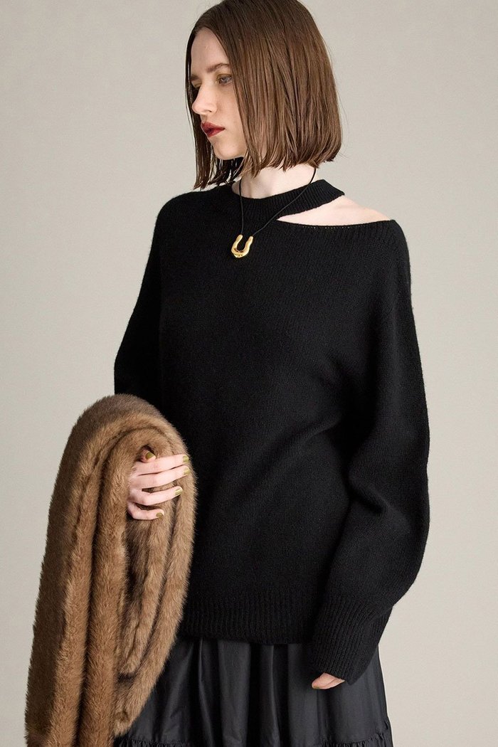 【ブリル/BRILL】のカシミミネックポイントプルオーバーニット インテリア・キッズ・メンズ・レディースファッション・服の通販 founy(ファニー) https://founy.com/ ファッション Fashion レディースファッション Fashion for Women トップス・カットソー Cut & Sew Tops ニット Knit Tops & Sweaters カジュアルプルオーバー・ニットトップス Pullovers & Knit Tops / Casual Pullovers 2025年 2025 2025-2026秋冬・A/W Autumn/Winter 2025–26 AW25–26 シンプル Simple, Minimal スリット Slit, Slit Detail パターン Pattern, Design Print フィット Fit, Slim Fit ホールガーメント WholeGarment, Seamless Knit 定番 Standard, Basic Item A/W・秋冬 Autumn/Winter |ID: prp329100004640196 ipo3291000000033450484