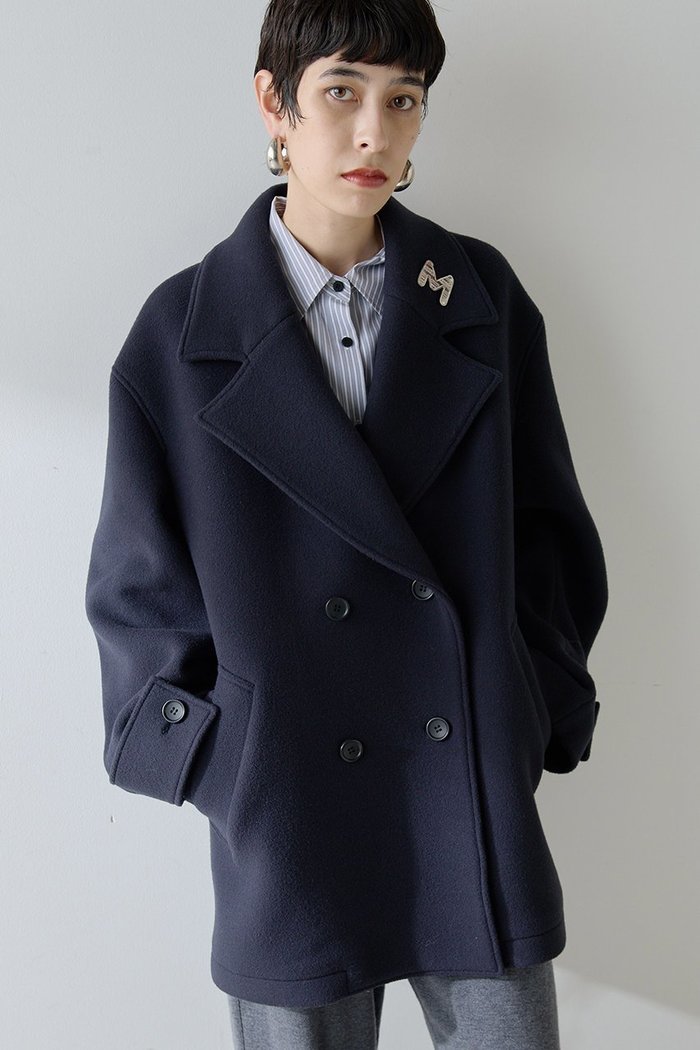 【ウィムガゼット/Whim Gazette】の【THE PAUSE】ミドルP コート インテリア・キッズ・メンズ・レディースファッション・服の通販 founy(ファニー) https://founy.com/ ファッション Fashion レディースファッション Fashion for Women アウター Coat / Outerwear Collection コート・ロングコート・ピーコート Long Coats, Peacoats & More 2025年 2025 2025-2026秋冬・A/W Autumn/Winter 2025–26 AW25–26 なめらか Smooth, Silky Texture イタリア Italy ショルダー Shoulder, Shoulder Strap ショート Short, Short Length ドロップ Drop Shoulder, Dropped Style ボトム Bottoms, Lower Wear ミドル Middle Length, Mid Height エレガント 上品 Elegant A/W・秋冬 Autumn/Winter |ID: prp329100004640935 ipo3291000000033462732