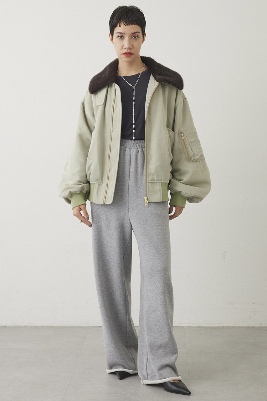 【ウィムガゼット/Whim Gazette】の【THE PAUSE】ファーカラーMA-1 人気、トレンドファッション・服の通販 founy(ファニー) 　ファッション　Fashion　レディースファッション　Fashion for Women　アウター　Coat / Outerwear Collection　レディースジャケット・軽アウター　Jackets　ブルゾンジャケット・スポーティアウター　Blouson Jackets　MA-1ジャケット　MA-1 Bomber Jackets / Flight Jackets　2025年　2025　2025-2026秋冬・A/W　Autumn/Winter 2025–26 AW25–26　おすすめ　Recommended / Our Picks　ギャザー　Gathered, Ruffled　ジャケット　Jacket, Outerwear　スタンド　Stand Collar, Upright Stand　バランス　Balance, Style Balance　フェイクファー　Faux Fur, Imitation Fur　フェミニン　Feminine, Girly　ブルゾン　Blouson, Bomber Jacket　A/W・秋冬　Autumn/Winter　防寒　Cold Protection, Winter-Ready　other-2|ID: prp329100004640937 ipo3291000000033462762