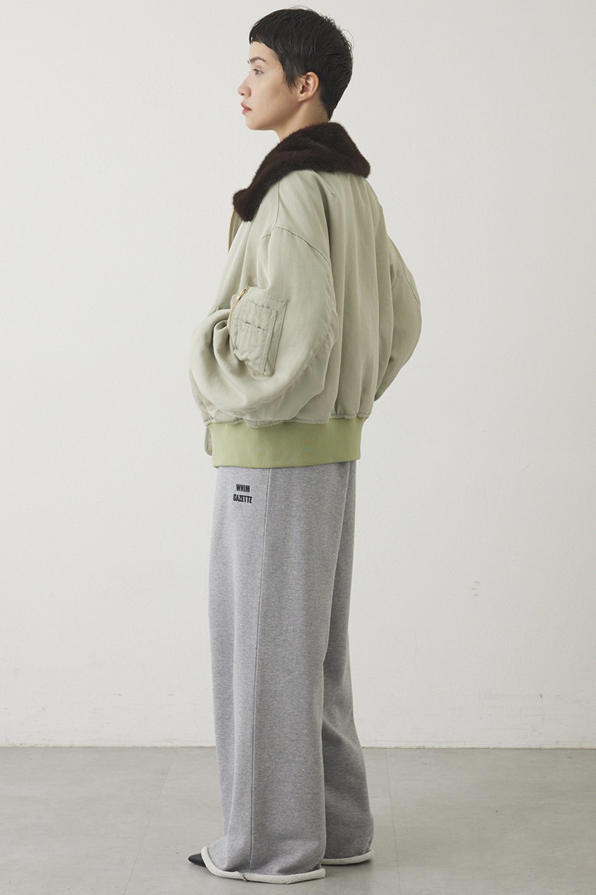 【ウィムガゼット/Whim Gazette】の【THE PAUSE】ファーカラーMA-1 人気、トレンドファッション・服の通販 founy(ファニー) 　ファッション　Fashion　レディースファッション　Fashion for Women　アウター　Coat / Outerwear Collection　レディースジャケット・軽アウター　Jackets　ブルゾンジャケット・スポーティアウター　Blouson Jackets　MA-1ジャケット　MA-1 Bomber Jackets / Flight Jackets　2025年　2025　2025-2026秋冬・A/W　Autumn/Winter 2025–26 AW25–26　おすすめ　Recommended / Our Picks　ギャザー　Gathered, Ruffled　ジャケット　Jacket, Outerwear　スタンド　Stand Collar, Upright Stand　バランス　Balance, Style Balance　フェイクファー　Faux Fur, Imitation Fur　フェミニン　Feminine, Girly　ブルゾン　Blouson, Bomber Jacket　A/W・秋冬　Autumn/Winter　防寒　Cold Protection, Winter-Ready　other-3|ID: prp329100004640937 ipo3291000000033462763