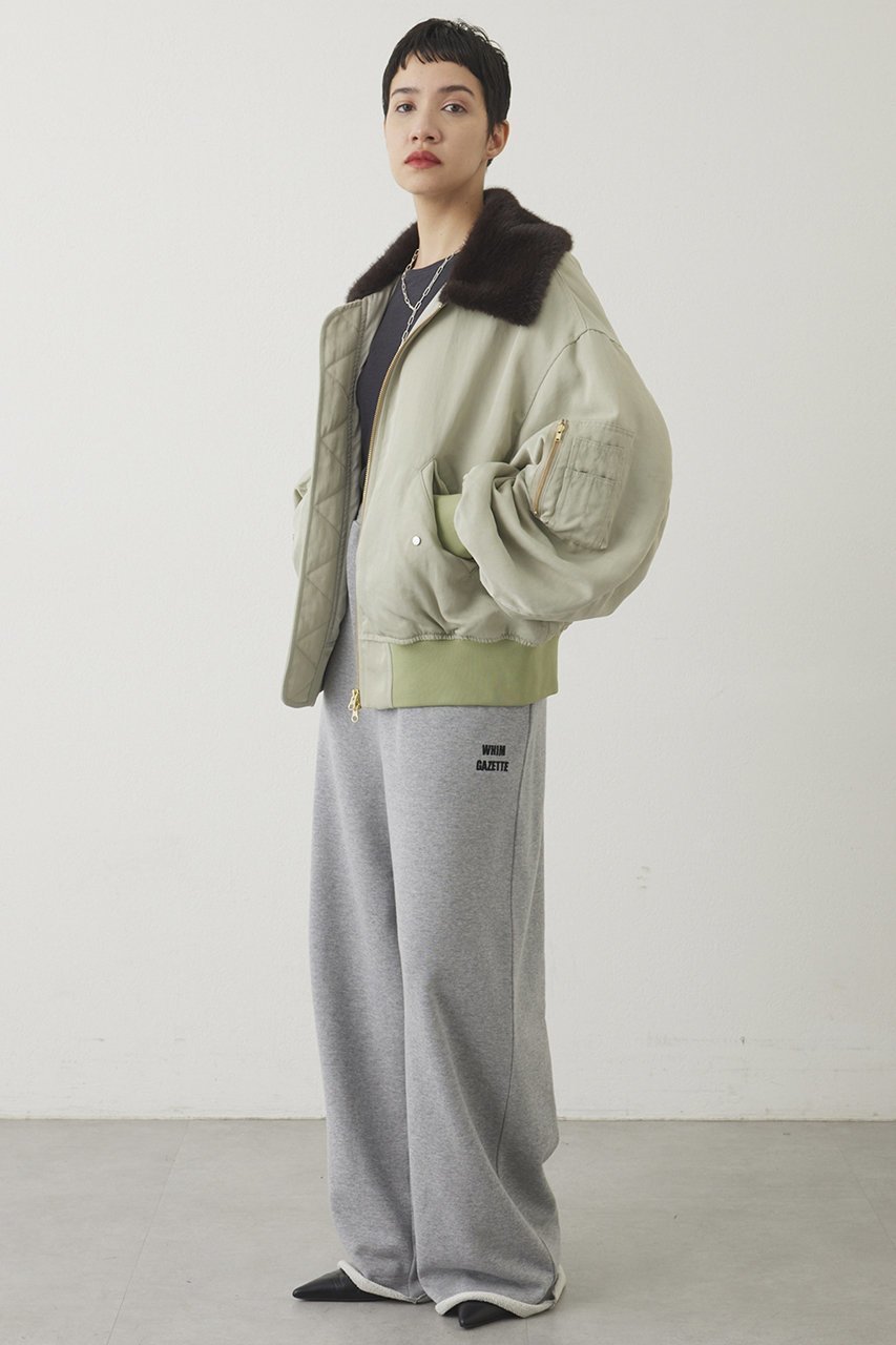 【ウィムガゼット/Whim Gazette】の【THE PAUSE】ファーカラーMA-1 人気、トレンドファッション・服の通販 founy(ファニー) 　ファッション　Fashion　レディースファッション　Fashion for Women　アウター　Coat / Outerwear Collection　レディースジャケット・軽アウター　Jackets　ブルゾンジャケット・スポーティアウター　Blouson Jackets　MA-1ジャケット　MA-1 Bomber Jackets / Flight Jackets　2025年　2025　2025-2026秋冬・A/W　Autumn/Winter 2025–26 AW25–26　おすすめ　Recommended / Our Picks　ギャザー　Gathered, Ruffled　ジャケット　Jacket, Outerwear　スタンド　Stand Collar, Upright Stand　バランス　Balance, Style Balance　フェイクファー　Faux Fur, Imitation Fur　フェミニン　Feminine, Girly　ブルゾン　Blouson, Bomber Jacket　A/W・秋冬　Autumn/Winter　防寒　Cold Protection, Winter-Ready　other-6|ID: prp329100004640937 ipo3291000000033462768