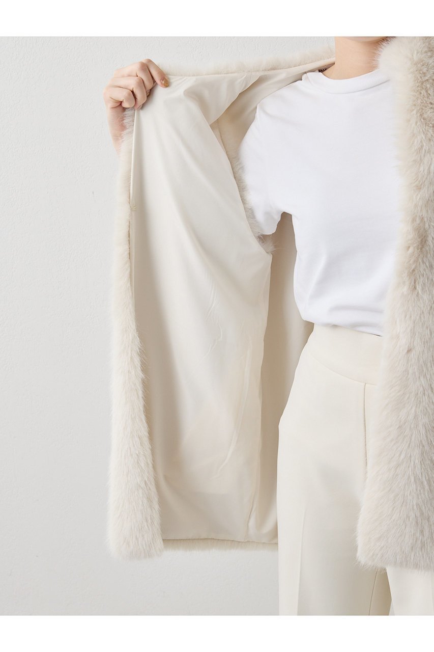 【ウィムガゼット/Whim Gazette】の【THE PAUSE】フェイクファークルーネックジレ 人気、トレンドファッション・服の通販 founy(ファニー) 　ファッション　Fashion　レディースファッション　Fashion for Women　アウター　Coat / Outerwear Collection　レディースジャケット・軽アウター　Jackets　おすすめ　Recommended / Our Picks　ジャケット　Jacket, Outerwear　フェイクファー　Faux Fur, Imitation Fur　フォックス　Fox, Fox Fur　フロント　Front, Front Design　ベスト　Vest, Waistcoat　ボトム　Bottoms, Lower Wear　ミドル　Middle Length, Mid Height　エレガント 上品　Elegant　other-7|ID: prp329100004640938 ipo3291000000035860314