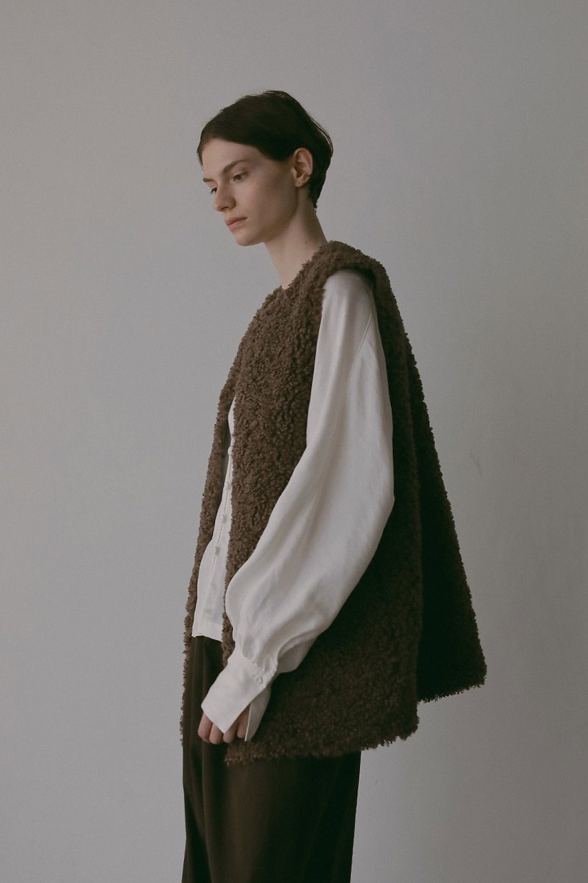 【ハー/HER.】の【8/21 12:00販売開始】フェイクファーベスト 人気、トレンドファッション・服の通販 founy(ファニー) 　ファッション　Fashion　レディースファッション　Fashion for Women　アウター　Coat / Outerwear Collection　レディースジャケット・軽アウター　Jackets　2025年　2025　2025-2026秋冬・A/W　Autumn/Winter 2025–26 AW25–26　カットソー　Cut and Sewn Top　シンプル　Simple, Minimal　ジャケット　Jacket, Outerwear　ベスト　Vest, Waistcoat　秋　Autumn　A/W・秋冬　Autumn/Winter　other-5|ID: prp329100004641624 ipo3291000000033474079