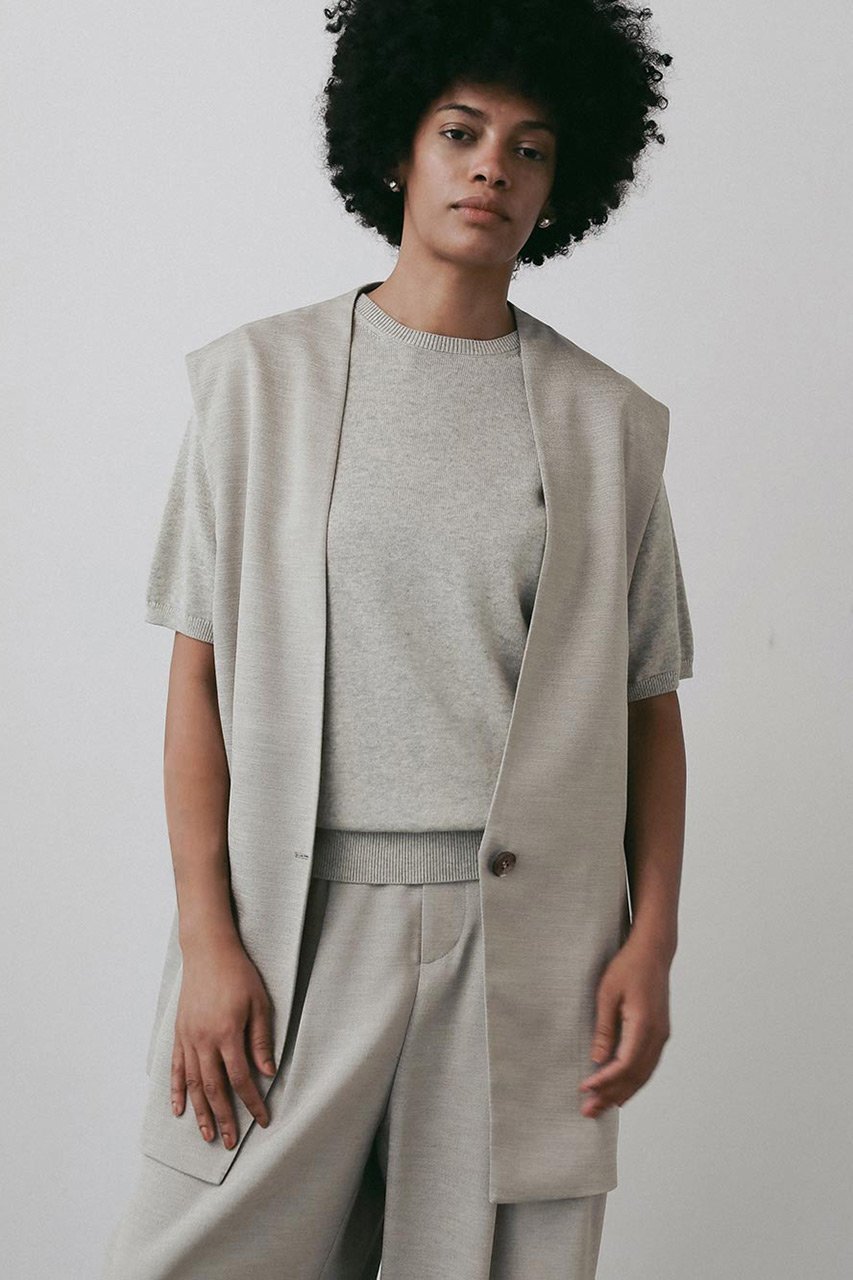 【ハー/HER.】の【8/21 12:00販売開始】ハーフスリーブニットプルオーバー 人気、トレンドファッション・服の通販 founy(ファニー) 　ファッション　Fashion　レディースファッション　Fashion for Women　トップス・カットソー　Cut & Sew Tops　ニット　Knit Tops & Sweaters　カジュアルプルオーバー・ニットトップス　Pullovers & Knit Tops / Casual Pullovers　2025年　2025　2025-2026秋冬・A/W　Autumn/Winter 2025–26 AW25–26　スリーブ　Sleeve, Long Sleeve / Short Sleeve　ハーフ　Half, Half-Length　ボトム　Bottoms, Lower Wear　A/W・秋冬　Autumn/Winter　other-3|ID: prp329100004641626 ipo3291000000033474099