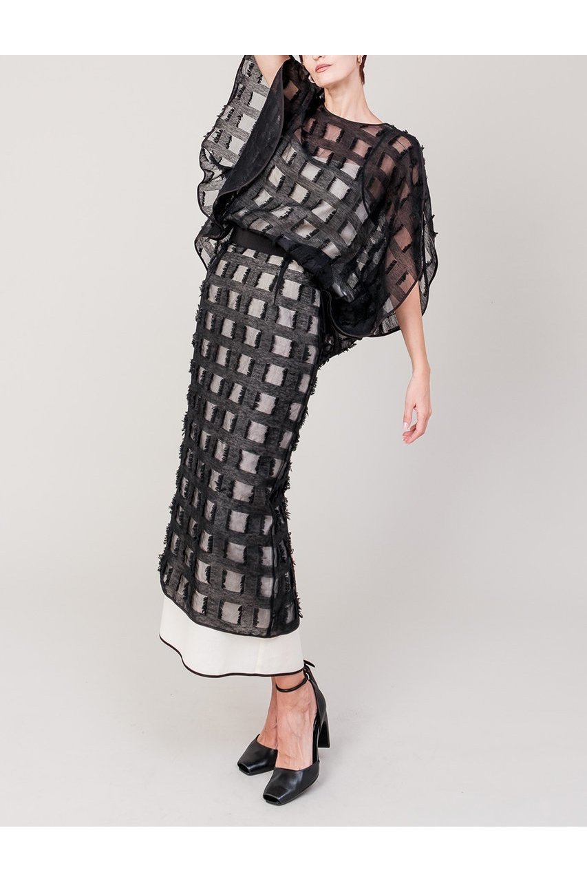 【ドメル/DOMELLE】のシルク ジャカード オーガンジー ブラウス 人気、トレンドファッション・服の通販 founy(ファニー) 　ファッション　Fashion　レディースファッション　Fashion for Women　トップス・カットソー　Cut & Sew Tops　シャツ・ブラウス・オフィスカジュアル　Elegant Blouses & Button-Ups　2025年　2025　2025-2026秋冬・A/W　Autumn/Winter 2025–26 AW25–26　おすすめ　Recommended / Our Picks　インナー　Innerwear　オーガンジー　Organza Fabric　シルク　Silk, 100% Silk　ジャカード／ジャガード　Jacquard, Woven Pattern　スリーブ　Sleeve, Long Sleeve / Short Sleeve　バルーン　Balloon, Balloon Silhouette　パイピング　Piping, Trim Design　ブロック　Block, Solid Block Pattern　ボトム　Bottoms, Lower Wear　ロング　Long, Long-Length　ワイド　Wide, Wide Fit　A/W・秋冬　Autumn/Winter　other-7|ID: prp329100004642553 ipo3291000000033486542