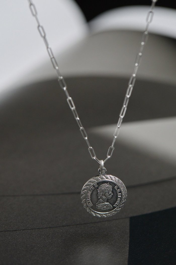 【ウィムガゼット/Whim Gazette】の【THE PAUSE】コインネックレス インテリア・キッズ・メンズ・レディースファッション・服の通販 founy(ファニー) https://founy.com/ ファッション Fashion レディースファッション Fashion for Women ジュエリー Jewelry ネックレス Necklaces & Pendants アンティーク Antique-Inspired ヴィンテージ Vintage Style グラデーション Gradient, Ombre コイン Coin, Coin Design ショート Short, Short Length シルバー Silver, Metallic Silver ネックレス Necklace, Pendant Necklace バランス Balance, Style Balance ワーク Workwear, Utility Style エレガント 上品 Elegant |ID: prp329100004642582 ipo3291000000036047736