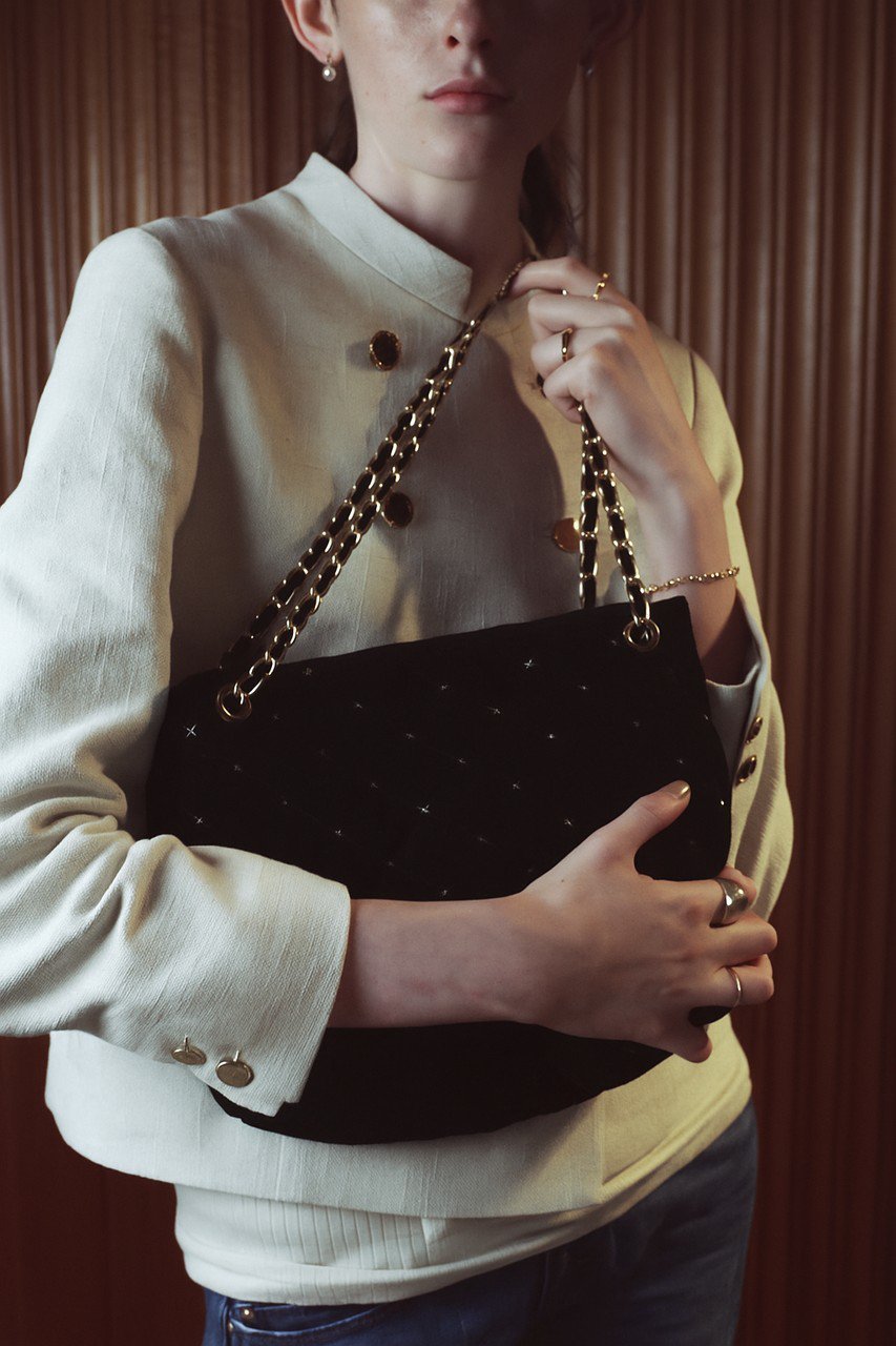 【マリュス/MALUS】の【ELLE SHOP限定】2WAY ベルベット ショルダーバッグ 人気、トレンドファッション・服の通販 founy(ファニー) 　ファッション　Fashion　レディースファッション　Fashion for Women　バッグ　Bags　2025年　2025　2025-2026秋冬・A/W　Autumn/Winter 2025–26 AW25–26　チェーン　Chain, Chain Strap　パーティ　Party, Party Style　ベルベット　Velvet, Velvety　リュクス　Luxury, Elegant, High-End, Chic　A/W・秋冬　Autumn/Winter　other-2|ID: prp329100004644390 ipo3291000000033510100