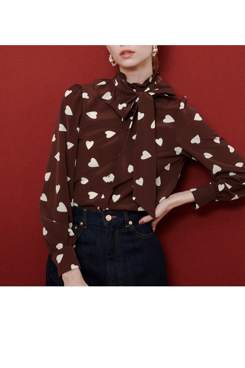 【アルアバイル/allureville】の【LOULOU WILLOUGHBY】デシンハートプリントボウタイブラウス 人気、トレンドファッション・服の通販 founy(ファニー) 　ファッション　Fashion　レディースファッション　Fashion for Women　トップス・カットソー　Cut & Sew Tops　シャツ・ブラウス・オフィスカジュアル　Elegant Blouses & Button-Ups　2025年　2025　2025-2026秋冬・A/W　Autumn/Winter 2025–26 AW25–26　スリーブ　Sleeve, Long Sleeve / Short Sleeve　ロング　Long, Long-Length　エレガント 上品　Elegant　定番　Standard, Basic Item　A/W・秋冬　Autumn/Winter　other-7|ID: prp329100004644417 ipo3291000000033510309