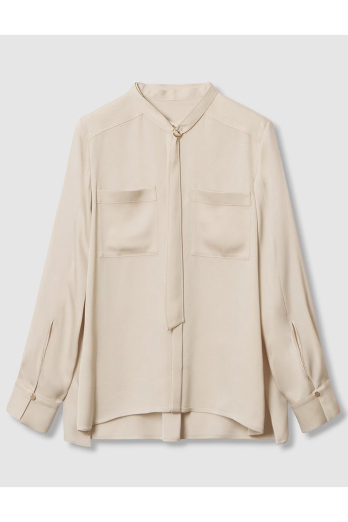 【アナイ/ANAYI】のストレッチサテンタイ付き ブラウス インテリア・キッズ・メンズ・レディースファッション・服の通販 founy(ファニー) https://founy.com/ ファッション Fashion レディースファッション Fashion for Women トップス・カットソー Cut & Sew Tops シャツ・ブラウス・オフィスカジュアル Elegant Blouses & Button-Ups 2025年 2025 2025-2026秋冬・A/W Autumn/Winter 2025–26 AW25–26 おすすめ Recommended / Our Picks サテン Satin, Glossy Fabric シンプル Simple, Minimal スタンド Stand Collar, Upright Stand ストレッチ Stretch, Stretchy Fabric スリット Slit, Slit Detail スリーブ Sleeve, Long Sleeve / Short Sleeve セットアップ Set-Up, Coordinated Outfit ダブル Double, Double-Breasted ポケット Pocket, Pocket Detail ロング Long, Long-Length エレガント 上品 Elegant A/W・秋冬 Autumn/Winter |ID: prp329100004644437 ipo3291000000033510462