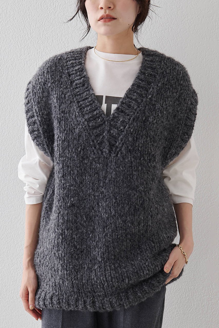 【ウィムガゼット/Whim Gazette】のハンドニットVプルオーバー インテリア・キッズ・メンズ・レディースファッション・服の通販 founy(ファニー) ファッション Fashion レディースファッション Fashion for Women トップス・カットソー Cut & Sew Tops ニット Knit Tops & Sweaters カジュアルプルオーバー・ニットトップス Pullovers & Knit Tops / Casual Pullovers 2025年 2025 2025-2026秋冬・A/W Autumn/Winter 2025–26 AW25–26 イタリア Italy カットソー Cut and Sewn Top ハンド Hand, Handmade ロング Long, Long-Length チャコールグレー|ID: prp329100004644473 ipo3291000000035723661