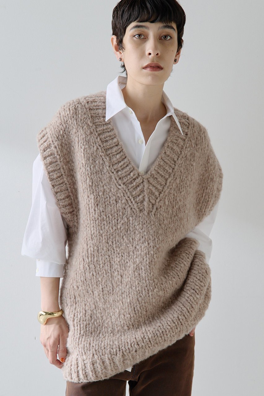 【ウィムガゼット/Whim Gazette】のハンドニットVプルオーバー インテリア・キッズ・メンズ・レディースファッション・服の通販 founy(ファニー) ファッション Fashion レディースファッション Fashion for Women トップス・カットソー Cut & Sew Tops ニット Knit Tops & Sweaters カジュアルプルオーバー・ニットトップス Pullovers & Knit Tops / Casual Pullovers 2025年 2025 2025-2026秋冬・A/W Autumn/Winter 2025–26 AW25–26 イタリア Italy カットソー Cut and Sewn Top ハンド Hand, Handmade ロング Long, Long-Length ベージュ|ID: prp329100004644473 ipo3291000000035723662