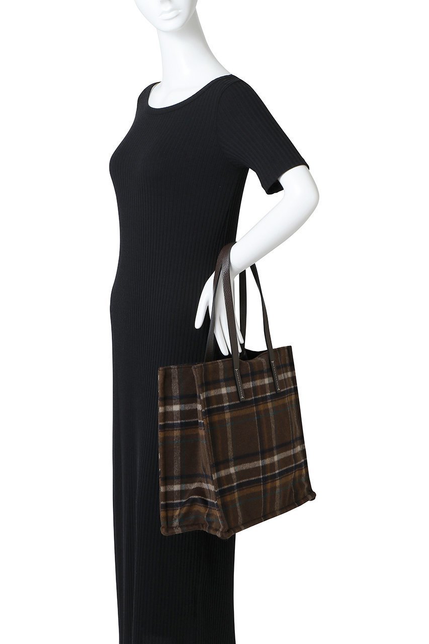 【カシオペア/Kassiopea】のMAXI トートバッグ 人気、トレンドファッション・服の通販 founy(ファニー) 　ファッション　Fashion　レディースファッション　Fashion for Women　バッグ　Bags　2025年　2025　2025-2026秋冬・A/W　Autumn/Winter 2025–26 AW25–26　チェック　Check, Plaid, Tartan　ビジネス 仕事 通勤　Business / Work / Commuting　ファブリック　Fabric, Textile　フォルム　Silhouette, Form　旅行　Travel　A/W・秋冬　Autumn/Winter　other-2|ID: prp329100004645379 ipo3291000000033526247