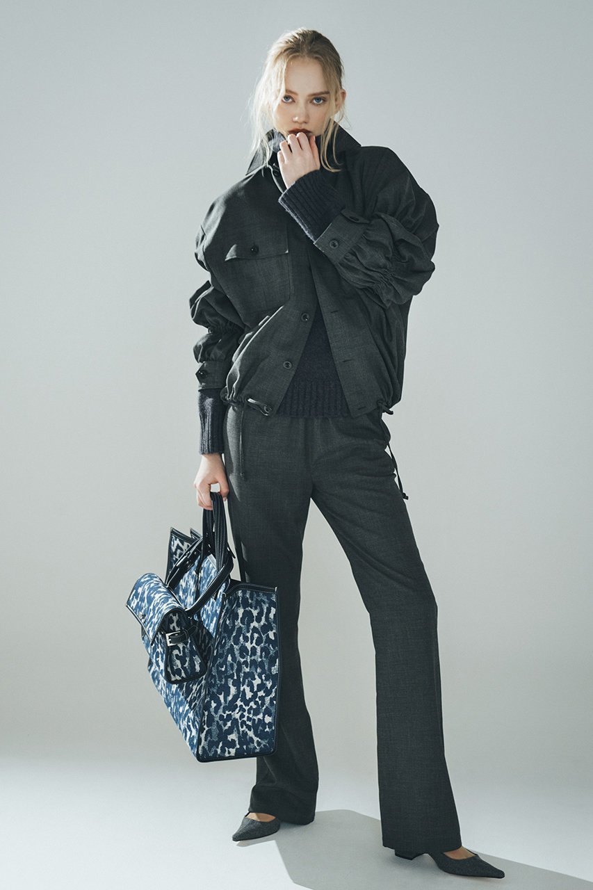 【ア ヴァケーション/A VACATION】のTANK トートバッグ 人気、トレンドファッション・服の通販 founy(ファニー) 　ファッション　Fashion　レディースファッション　Fashion for Women　バッグ　Bags　2025年　2025　2025-2026秋冬・A/W　Autumn/Winter 2025–26 AW25–26　シンプル　Simple, Minimal　デニム　Denim, Jeans Material　フィット　Fit, Slim Fit　フォルム　Silhouette, Form　レオパード　Leopard, Animal Print　A/W・秋冬　Autumn/Winter　other-2|ID: prp329100004645399 ipo3291000000033526401