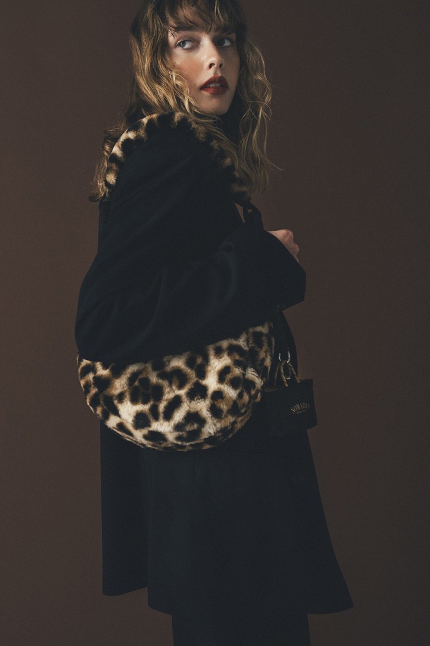 【ノマディス/NOMADIS】のMOON FUR ショルダーバッグ 人気、トレンドファッション・服の通販 founy(ファニー) 　ファッション　Fashion　レディースファッション　Fashion for Women　バッグ　Bags　2025年　2025　2025-2026秋冬・A/W　Autumn/Winter 2025–26 AW25–26　コンパクト　Compact, Small Size　チャーム　Charm, Pendant　フィット　Fit, Slim Fit　ポケット　Pocket, Pocket Detail　A/W・秋冬　Autumn/Winter　other-2|ID: prp329100004645428 ipo3291000000033526624