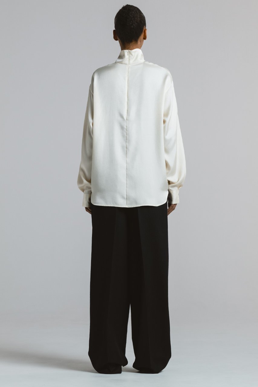 【チノ/CINOH】のサテン ハイネック ブラウス 人気、トレンドファッション・服の通販 founy(ファニー) 　ファッション　Fashion　レディースファッション　Fashion for Women　トップス・カットソー　Cut & Sew Tops　シャツ・ブラウス・オフィスカジュアル　Elegant Blouses & Button-Ups　2025年　2025　2025-2026秋冬・A/W　Autumn/Winter 2025–26 AW25–26　エレガント 上品　Elegant　サテン　Satin, Glossy Fabric　シルク　Silk, 100% Silk　スリーブ　Sleeve, Long Sleeve / Short Sleeve　ドレープ　Drape, Draping Fabric　ハイネック　High Neck, Mock Neck　バランス　Balance, Style Balance　パターン　Pattern, Design Print　フィット　Fit, Slim Fit　ヨーク　Yoke, Yoke Design　リラックス　Relax, Relaxed Fit　ルーズ　Loose, Oversized　ロング　Long, Long-Length　A/W・秋冬　Autumn/Winter　other-8|ID: prp329100004646714 ipo3291000000033540850