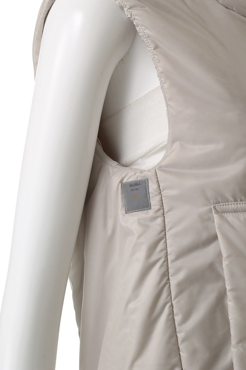 【マックスマーラ/Max Mara】の【Max Mara The Cube】GREENGO ノースリーブパファージャケット 人気、トレンドファッション・服の通販 founy(ファニー) 　ファッション　Fashion　レディースファッション　Fashion for Women　アウター　Coat / Outerwear Collection　レディースジャケット・軽アウター　Jackets　2025年　2025　2025-2026秋冬・A/W　Autumn/Winter 2025–26 AW25–26　ジャケット　Jacket, Outerwear　フェミニン　Feminine, Girly　ベスト　Vest, Waistcoat　リュクス　Luxury, Elegant, High-End, Chic　冬　Winter / This Winter　A/W・秋冬　Autumn/Winter　other-6|ID: prp329100004646727 ipo3291000000033540993