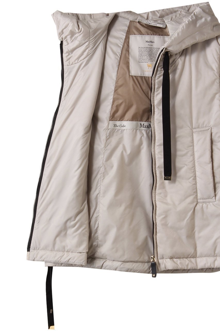 【マックスマーラ/Max Mara】の【Max Mara The Cube】GREENGO ノースリーブパファージャケット 人気、トレンドファッション・服の通販 founy(ファニー) 　ファッション　Fashion　レディースファッション　Fashion for Women　アウター　Coat / Outerwear Collection　レディースジャケット・軽アウター　Jackets　2025年　2025　2025-2026秋冬・A/W　Autumn/Winter 2025–26 AW25–26　ジャケット　Jacket, Outerwear　フェミニン　Feminine, Girly　ベスト　Vest, Waistcoat　リュクス　Luxury, Elegant, High-End, Chic　冬　Winter / This Winter　A/W・秋冬　Autumn/Winter　other-7|ID: prp329100004646727 ipo3291000000033540994