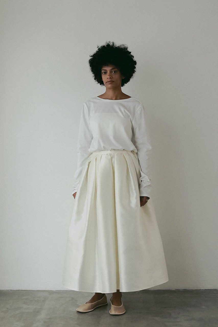 【ハー/HER.】の【8/28 12:00販売開始】シャイニーギャザーフレアスカート 人気、トレンドファッション・服の通販 founy(ファニー) 　ファッション　Fashion　レディースファッション　Fashion for Women　スカート　Skirts　Aライン・フレアスカート　A-Line & Flared Skirts　ロングスカート　Long Skirts / Maxi & Midi Skirts　2025年　2025　2025-2026秋冬・A/W　Autumn/Winter 2025–26 AW25–26　インナー　Innerwear　サテン　Satin, Glossy Fabric　サンダル　Sandals, Summer Shoes　ソックス　Socks, Hosiery　バランス　Balance, Style Balance　ベスト　Vest, Waistcoat　ロング　Long, Long-Length　秋　Autumn　A/W・秋冬　Autumn/Winter　other-4|ID: prp329100004648554 ipo3291000000033562662