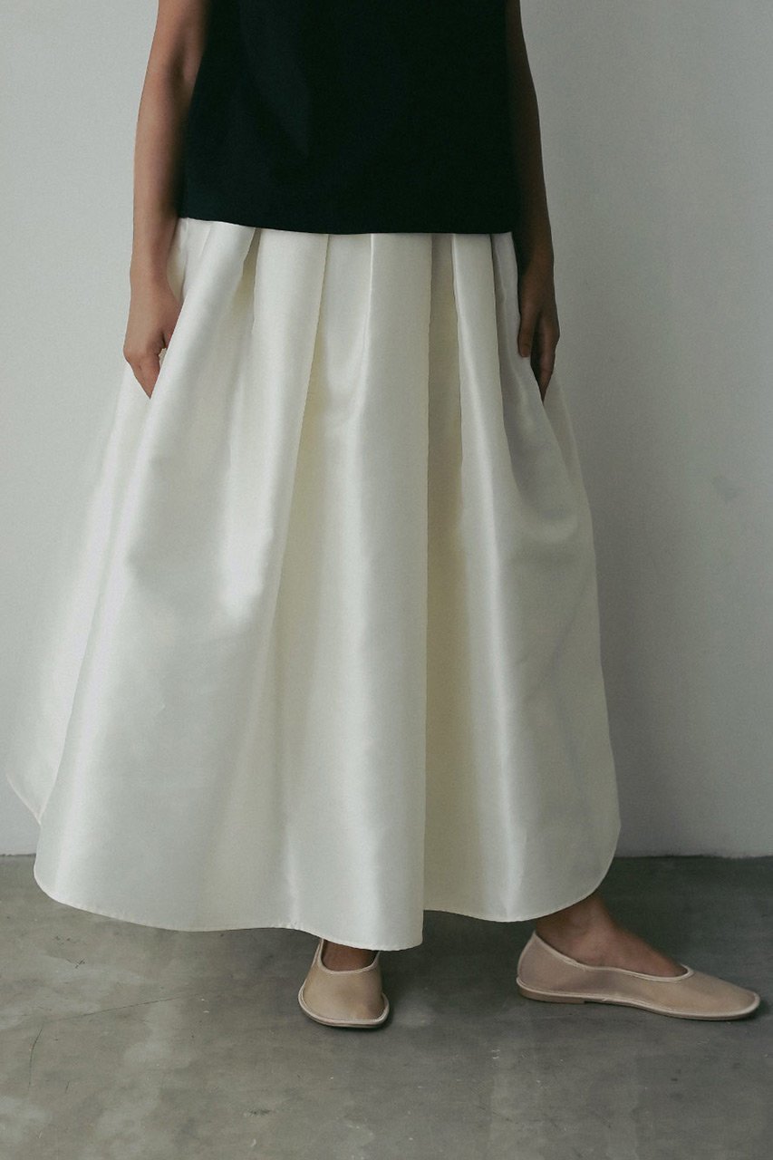 【ハー/HER.】の【8/28 12:00販売開始】シャイニーギャザーフレアスカート 人気、トレンドファッション・服の通販 founy(ファニー) 　ファッション　Fashion　レディースファッション　Fashion for Women　スカート　Skirts　Aライン・フレアスカート　A-Line & Flared Skirts　ロングスカート　Long Skirts / Maxi & Midi Skirts　2025年　2025　2025-2026秋冬・A/W　Autumn/Winter 2025–26 AW25–26　インナー　Innerwear　サテン　Satin, Glossy Fabric　サンダル　Sandals, Summer Shoes　ソックス　Socks, Hosiery　バランス　Balance, Style Balance　ベスト　Vest, Waistcoat　ロング　Long, Long-Length　秋　Autumn　A/W・秋冬　Autumn/Winter　other-6|ID: prp329100004648554 ipo3291000000033562664