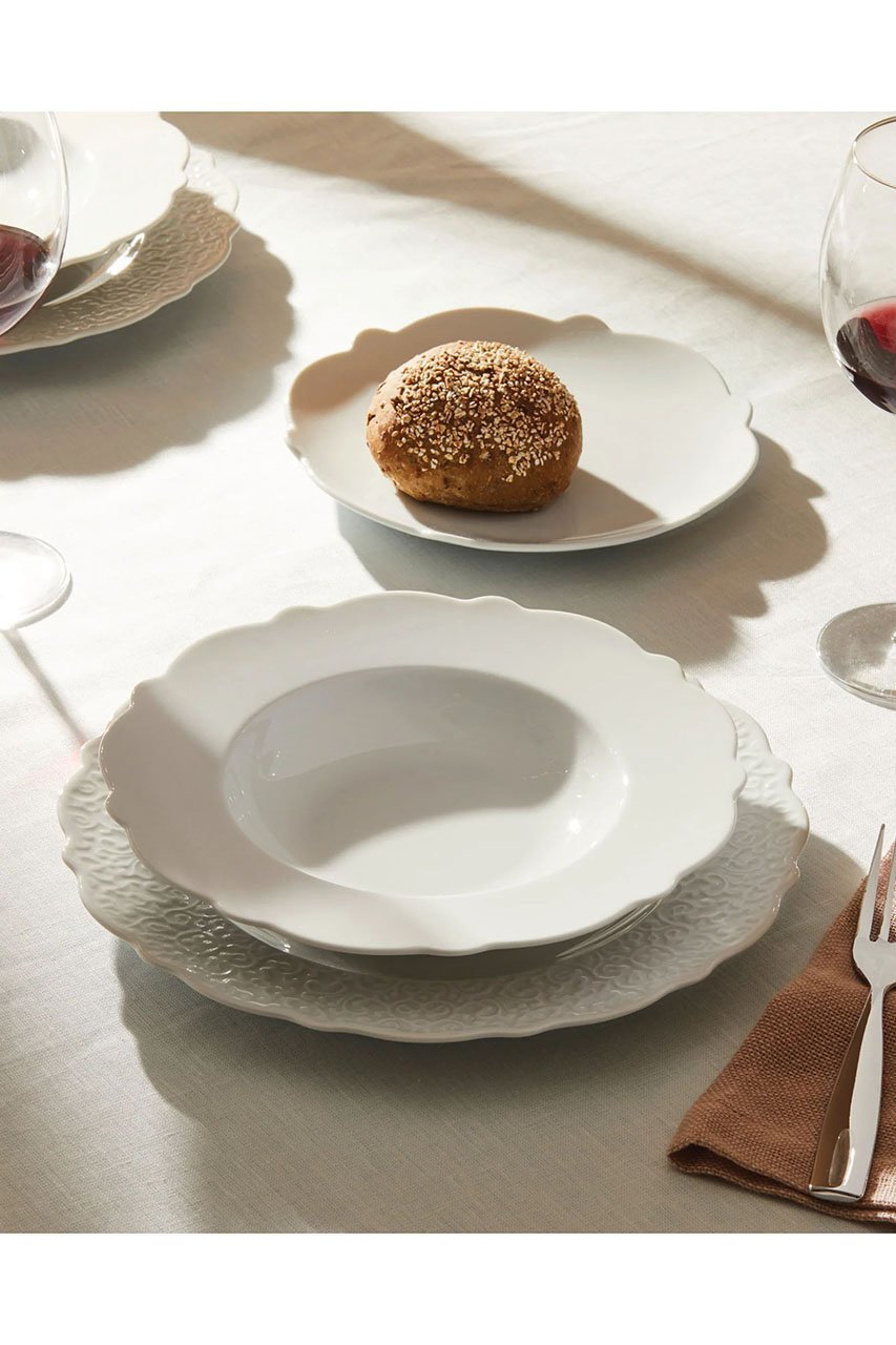 【アレッシ/ALESSI / GOODS】のDRESSED ディナープレート 人気、トレンドファッション・服の通販 founy(ファニー) 　イタリア　Italy　エレガント 上品　Elegant　スカラップ　Scallop, Scalloped Edge　テーブル　Table, Dining Table　プレート　Plate, Dish　ホーム・キャンプ・アウトドア・お取り寄せ　Home Living / Home & Lifestyle / Camping Gear / Outdoor Camping　キッチン・ダイニング　Kitchen & Dining Essentials. Stylish & Functional Tableware　キッチン家電・キッチン用品　Kitchen Appliances & Tools　other-3|ID: prp329100004648557 ipo3291000000036126554