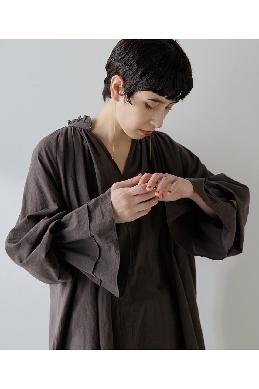 【ウィムガゼット/Whim Gazette】のカフスギャザーブラウス 人気、トレンドファッション・服の通販 founy(ファニー) ファッション Fashion レディースファッション Fashion for Women トップス・カットソー Cut & Sew Tops シャツ・ブラウス・オフィスカジュアル Elegant Blouses & Button-Ups カフス Cuff Design ギャザー Gathered, Ruffled スリーブ Sleeve, Long Sleeve / Short Sleeve フリル Frill, Ruffle ベビー Baby, Babywear ロング Long, Long-Length エレガント 上品 Elegant other-1|ID: prp329100004649116 ipo3291000000036101525