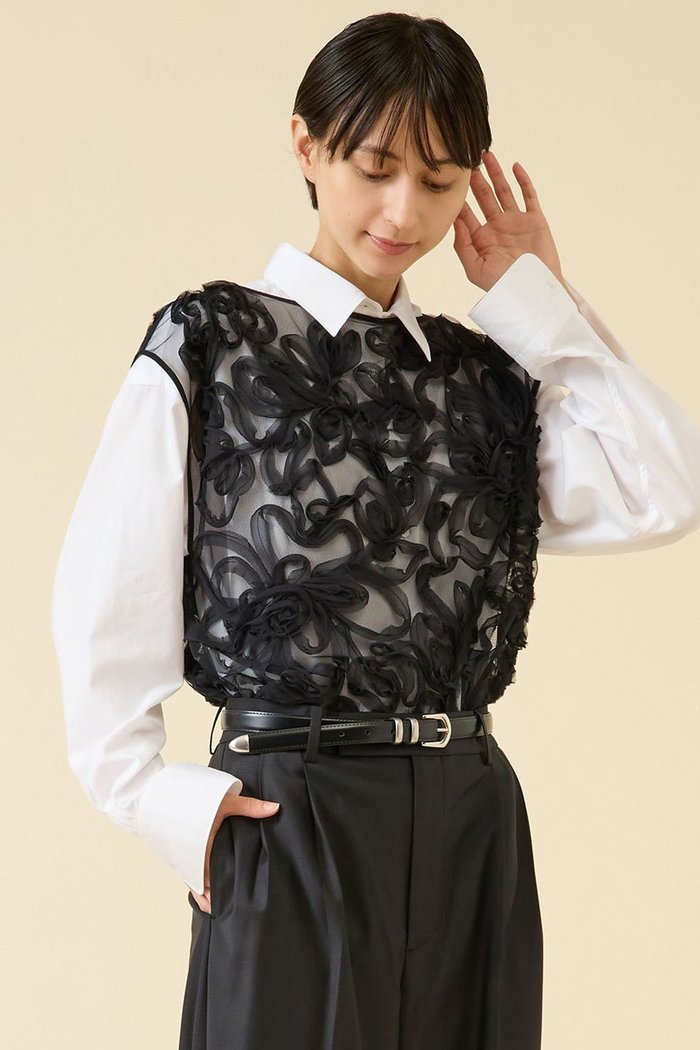 【マルティニーク/martinique】のテープ刺繍ブラウス インテリア・キッズ・メンズ・レディースファッション・服の通販 founy(ファニー) https://founy.com/ ファッション Fashion レディースファッション Fashion for Women トップス・カットソー Cut & Sew Tops キャミソール&ノースリーブ Camisoles & Sleeveless Tops シャツ・ブラウス・オフィスカジュアル Elegant Blouses & Button-Ups おすすめ Recommended / Our Picks キャミソール Camisole, Spaghetti Strap Top シフォン Chiffon, Lightweight Fabric スペシャル Special, Limited Edition セットアップ Set-Up, Coordinated Outfit タートル Turtleneck, Turtle Collar ノースリーブ Sleeveless, No-Sleeve ボタニカル Botanical, Floral Pattern 結婚式 Wedding |ID: prp329100004649130 ipo3291000000036101562