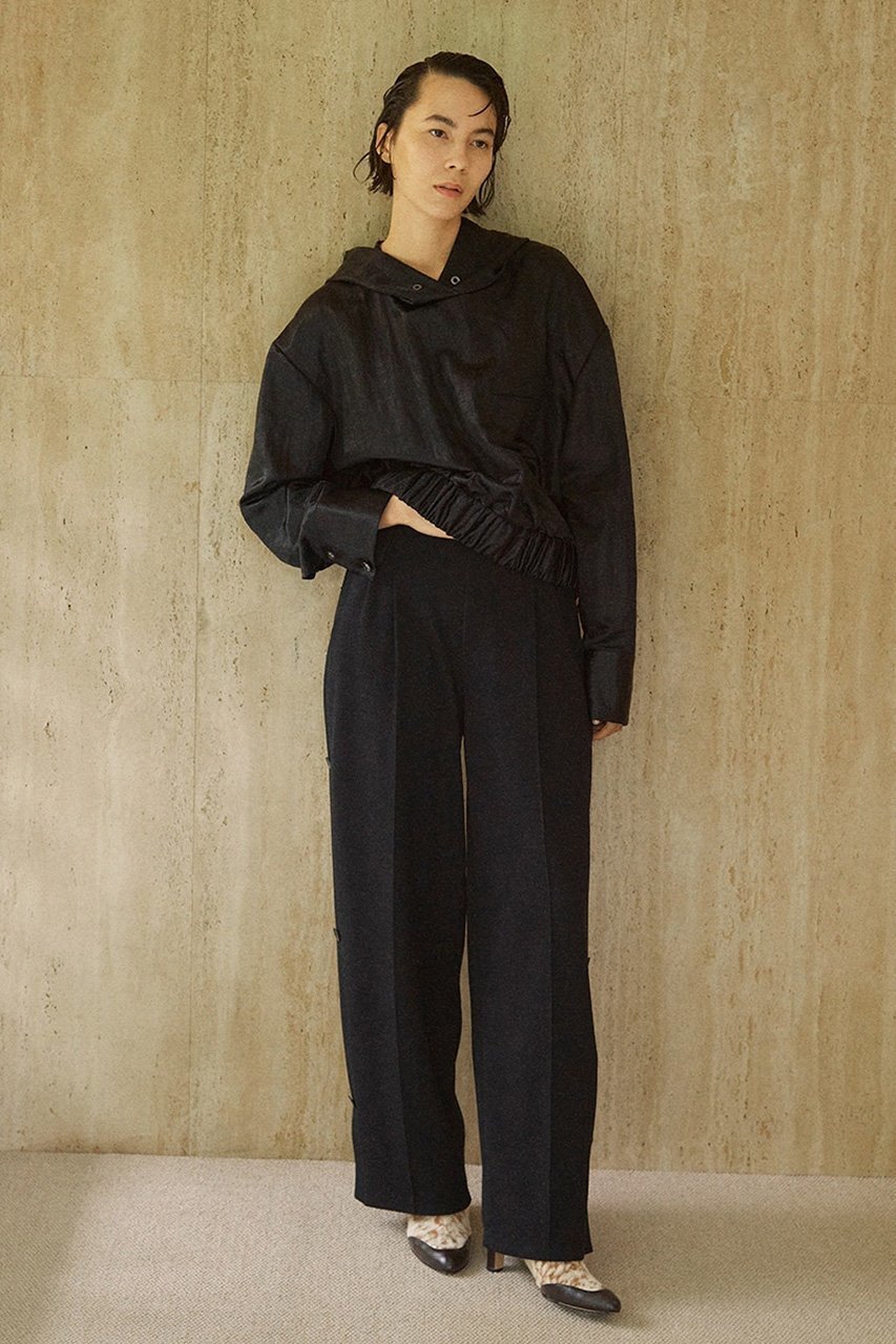 【スタニングルアー/STUNNING LURE】の【Waltz】サテンクロップドフーディ 人気、トレンドファッション・服の通販 founy(ファニー) 　ファッション　Fashion　レディースファッション　Fashion for Women　トップス・カットソー　Cut & Sew Tops　シャツ・ブラウス・オフィスカジュアル　Elegant Blouses & Button-Ups　エレガント 上品　Elegant　サテン　Satin, Glossy Fabric　スポーティ　Sporty, Casual Athletic　スリーブ　Sleeve, Long Sleeve / Short Sleeve　バランス　Balance, Style Balance　フロント　Front, Front Design　ポケット　Pocket, Pocket Detail　リラックス　Relax, Relaxed Fit　ロング　Long, Long-Length　再入荷　Restock / Back in Stock　other-4|ID: prp329100004649132 ipo3291000000034091445