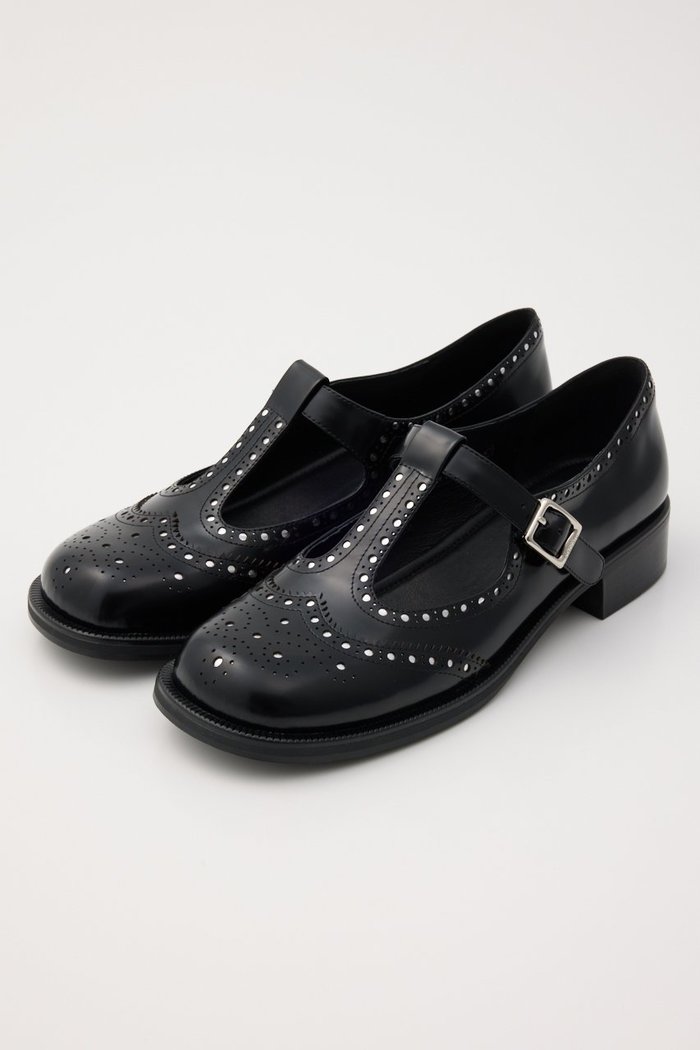 【スタッカート/STACCATO】のTストラップマニッシュシューズ インテリア・キッズ・メンズ・レディースファッション・服の通販 founy(ファニー) https://founy.com/ ファッション Fashion レディースファッション Fashion for Women シュシュ&ヘアアクセ/ヘアアレンジ Scrunchies & Hair Accessories 2025年 2025 2025-2026秋冬・A/W Autumn/Winter 2025–26 AW25–26 シューズ Shoes, Footwear シルバー Silver, Metallic Silver ソックス Socks, Hosiery タイツ Tights, Legwear フェミニン Feminine, Girly フラット Flat, Flat Shoes ラップ Wrap, Wrap Design A/W・秋冬 Autumn/Winter |ID: prp329100004649853 ipo3291000000033589620