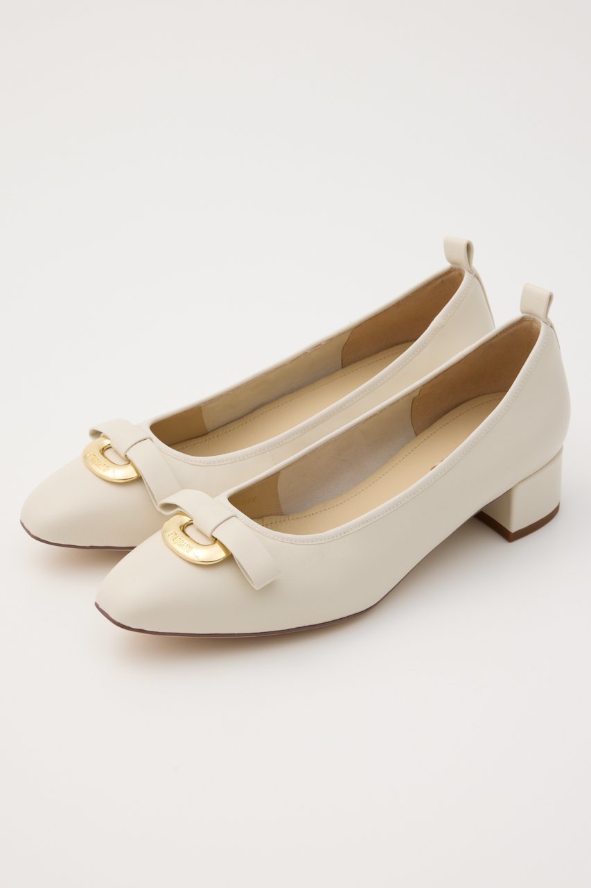 【スタッカート/STACCATO】のトーリーソフティパンプス インテリア・キッズ・メンズ・レディースファッション・服の通販 founy(ファニー) 　ファッション　Fashion　レディースファッション　Fashion for Women　アーモンドトゥ　Almond Toe Shoes　クラシック　Classic, Timeless Style　シューズ　Shoes, Footwear　スリム　Slim, Slim Fit　チャーム　Charm, Pendant　バレエ　Ballet, Ballet Style　フィット　Fit, Slim Fit　ブロック　Block, Solid Block Pattern　ベーシック　Basic, Essential　リボン　Ribbon, Bow　新作・新入荷　New Arrivals / New In　ホワイト|ID: prp329100004649866 ipo3291000000033589749