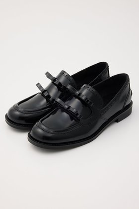 【スタッカート/STACCATO】のアンブルダブルリボンローファー 人気、トレンドファッション・服の通販 founy(ファニー) ファッション Fashion レディースファッション Fashion for Women 2025年 2025 2025-2026秋冬・A/W Autumn/Winter 2025–26 AW25–26 カッティング Cutting Detail クラシカル Classical, Vintage-Inspired クラシック Classic, Timeless Style シューズ Shoes, Footwear スタイリッシュ Stylish, Fashionable ダブル Double, Double-Breasted フェミニン Feminine, Girly フラット Flat, Flat Shoes リボン Ribbon, Bow A/W・秋冬 Autumn/Winter |ID:prp329100004649878