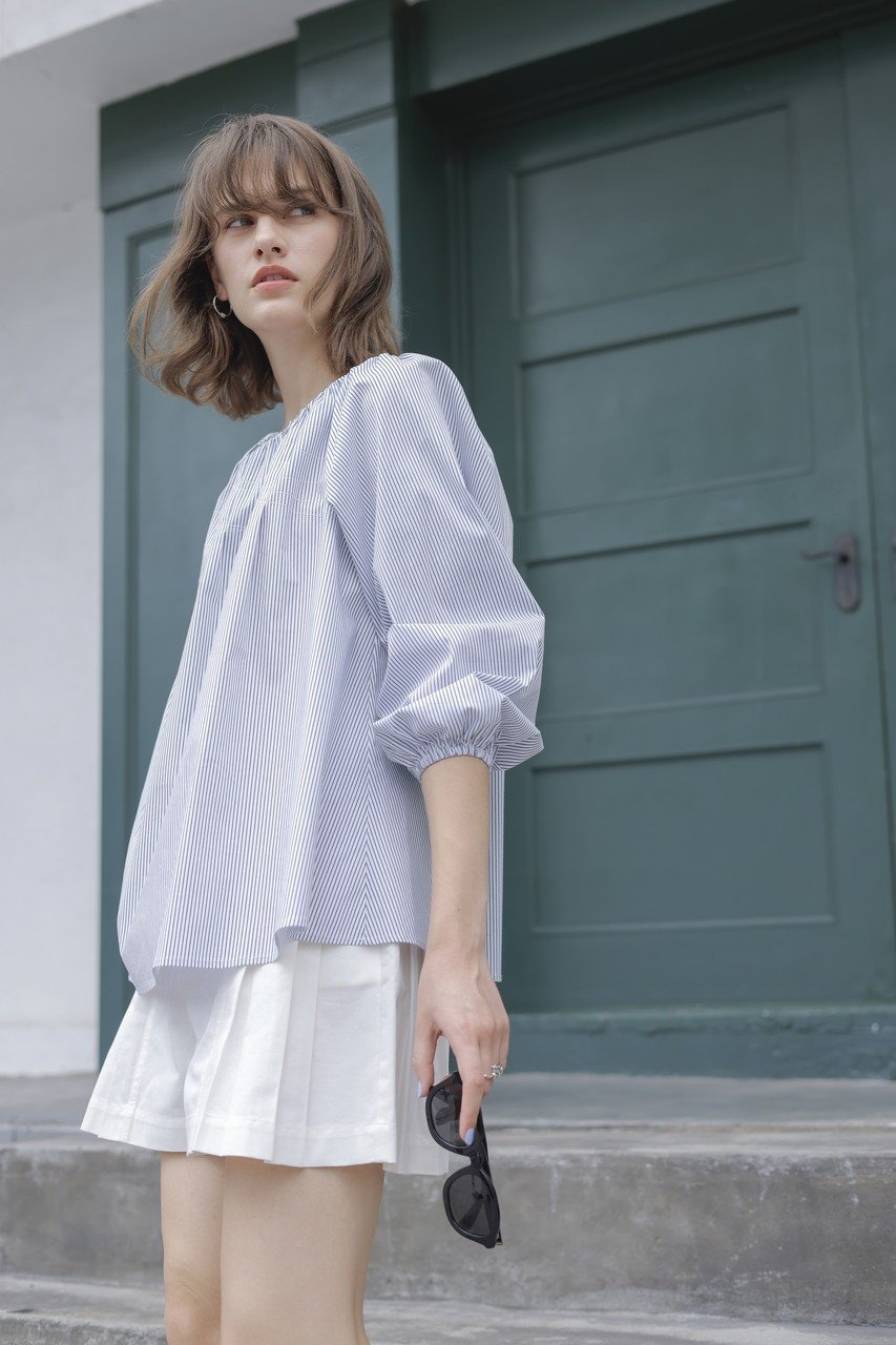 【マーレット/MERLETTE】のKAIYA ストライプオフショルダーブラウス 人気、トレンドファッション・服の通販 founy(ファニー) 　ファッション　Fashion　レディースファッション　Fashion for Women　トップス・カットソー　Cut & Sew Tops　シャツ・ブラウス・オフィスカジュアル　Elegant Blouses & Button-Ups　スリーブ　Sleeve, Long Sleeve / Short Sleeve　バランス　Balance, Style Balance　フェミニン　Feminine, Girly　モダン　Modern, Contemporary　リラックス　Relax, Relaxed Fit　ロング　Long, Long-Length　other-8|ID: prp329100004649912 ipo3291000000036027878