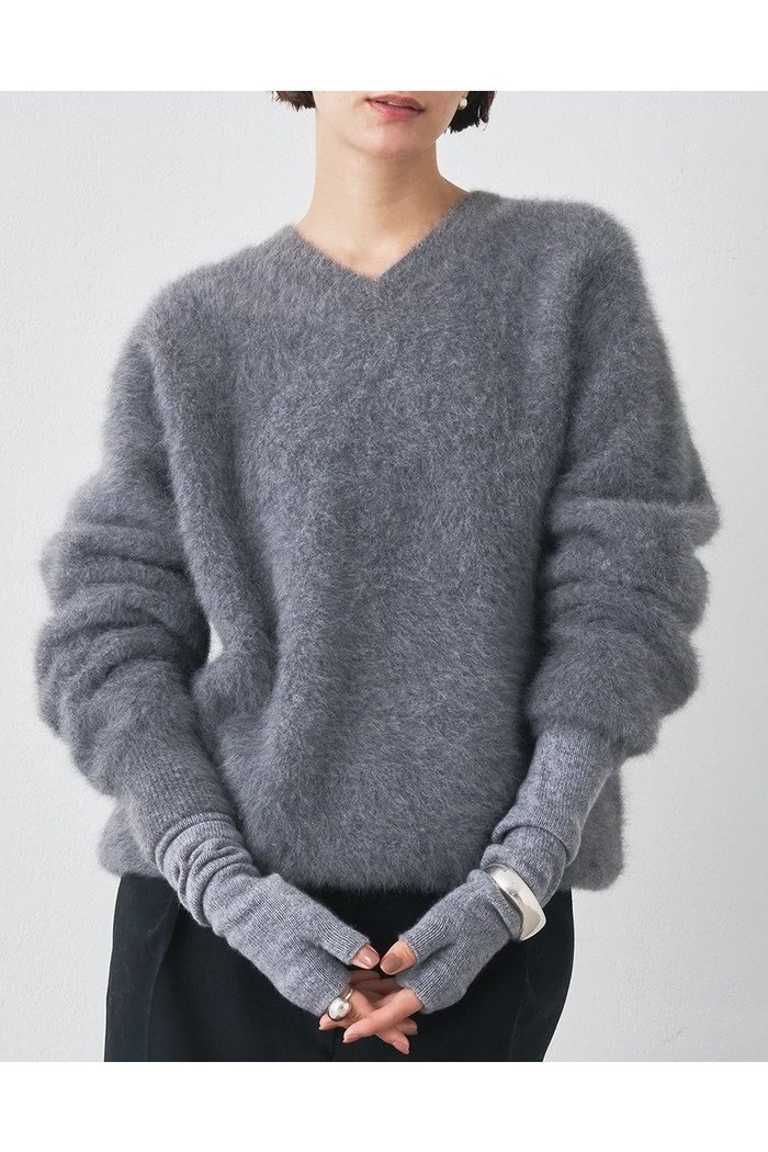 【ウィムガゼット/Whim Gazette】のファーVプルオーバー インテリア・キッズ・メンズ・レディースファッション・服の通販 founy(ファニー) https://founy.com/ ファッション Fashion レディースファッション Fashion for Women トップス・カットソー Cut & Sew Tops ニット Knit Tops & Sweaters カジュアルプルオーバー・ニットトップス Pullovers & Knit Tops / Casual Pullovers 2025年 2025 2025-2026秋冬・A/W Autumn/Winter 2025–26 AW25–26 フォックス Fox, Fox Fur ボトム Bottoms, Lower Wear エレガント 上品 Elegant A/W・秋冬 Autumn/Winter |ID: prp329100004649922 ipo3291000000033590252