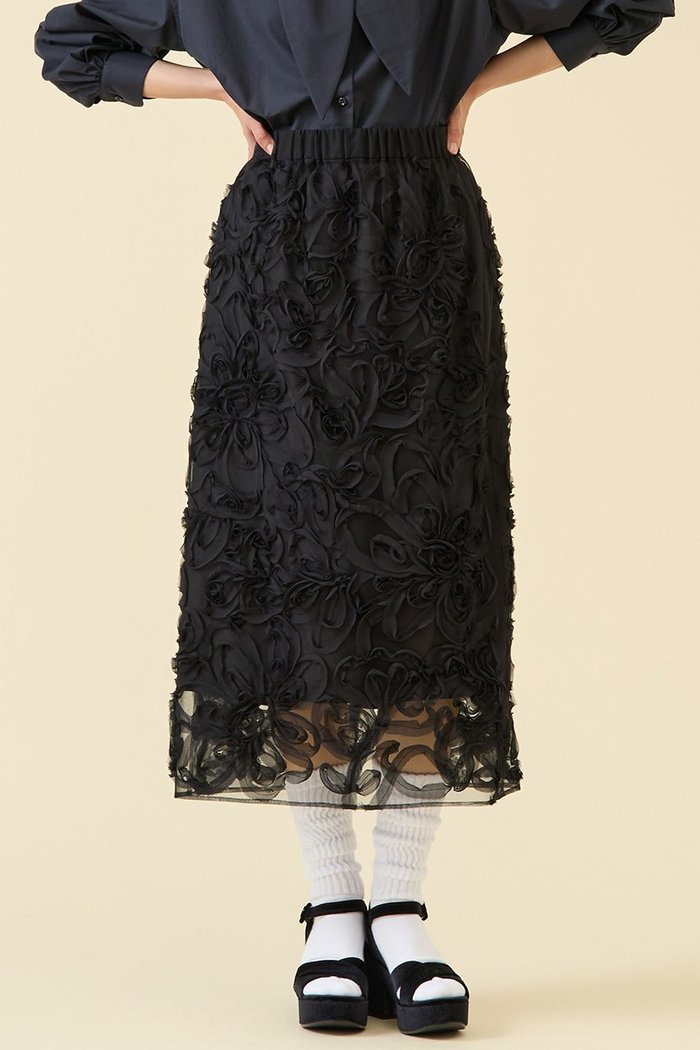 【マルティニーク/martinique】のテープ刺繍タイトスカート インテリア・キッズ・メンズ・レディースファッション・服の通販 founy(ファニー) https://founy.com/ ファッション Fashion レディースファッション Fashion for Women スカート Skirts ロングスカート Long Skirts / Maxi & Midi Skirts おすすめ Recommended / Our Picks シフォン Chiffon, Lightweight Fabric シンプル Simple, Minimal スウェット / スエット Sweatshirt, Sweatwear スペシャル Special, Limited Edition タイトスカート Pencil Skirt, Tight Skirt ボタニカル Botanical, Floral Pattern ボトム Bottoms, Lower Wear ロング Long, Long-Length 冬 Winter / This Winter |ID: prp329100004649936 ipo3291000000036133768