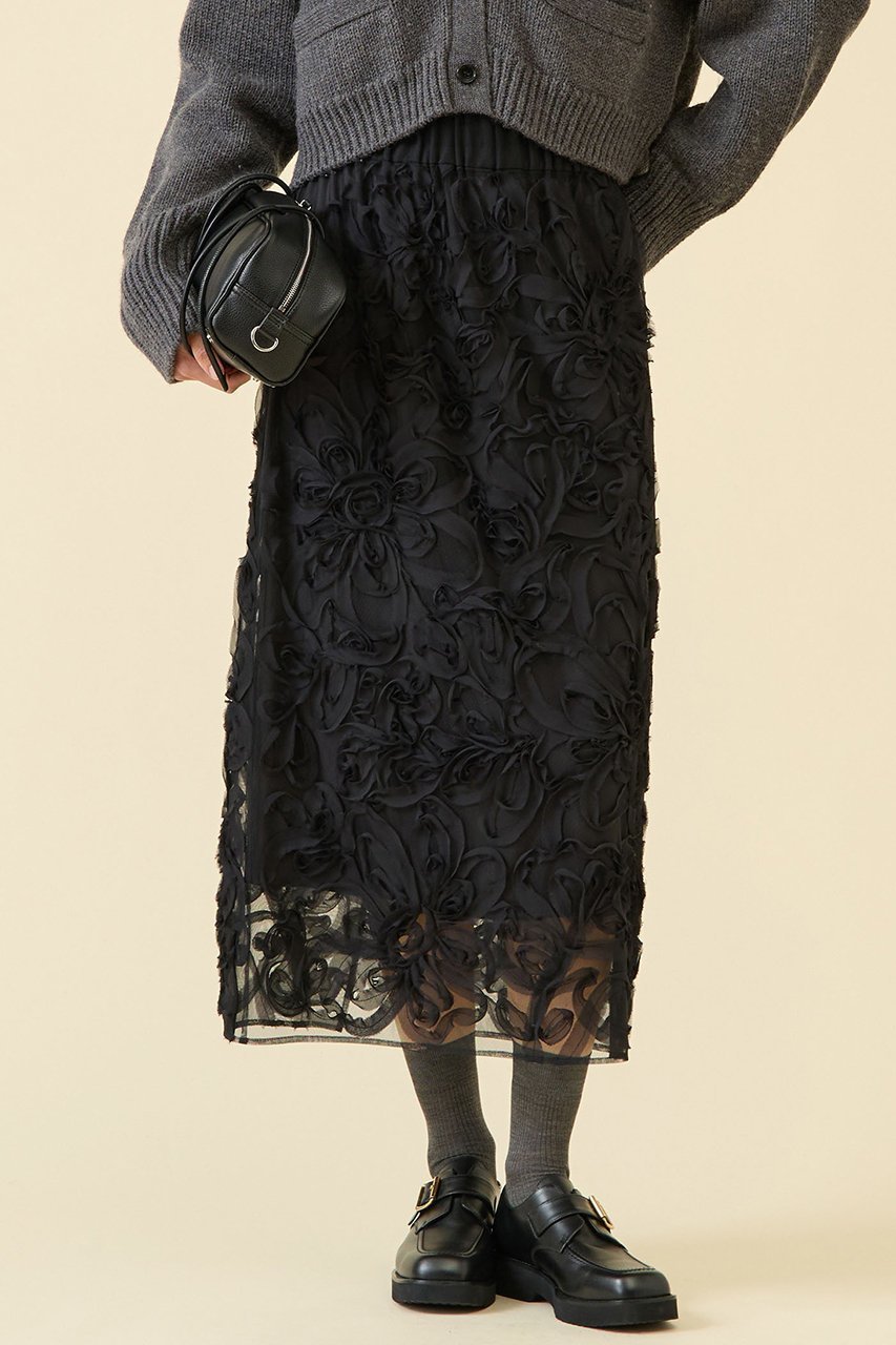 【マルティニーク/martinique】のテープ刺繍タイトスカート 人気、トレンドファッション・服の通販 founy(ファニー) 　ファッション　Fashion　レディースファッション　Fashion for Women　スカート　Skirts　ロングスカート　Long Skirts / Maxi & Midi Skirts　おすすめ　Recommended / Our Picks　シフォン　Chiffon, Lightweight Fabric　シンプル　Simple, Minimal　スウェット / スエット　Sweatshirt, Sweatwear　スペシャル　Special, Limited Edition　タイトスカート　Pencil Skirt, Tight Skirt　ボタニカル　Botanical, Floral Pattern　ボトム　Bottoms, Lower Wear　ロング　Long, Long-Length　冬　Winter / This Winter　other-3|ID: prp329100004649936 ipo3291000000036133771